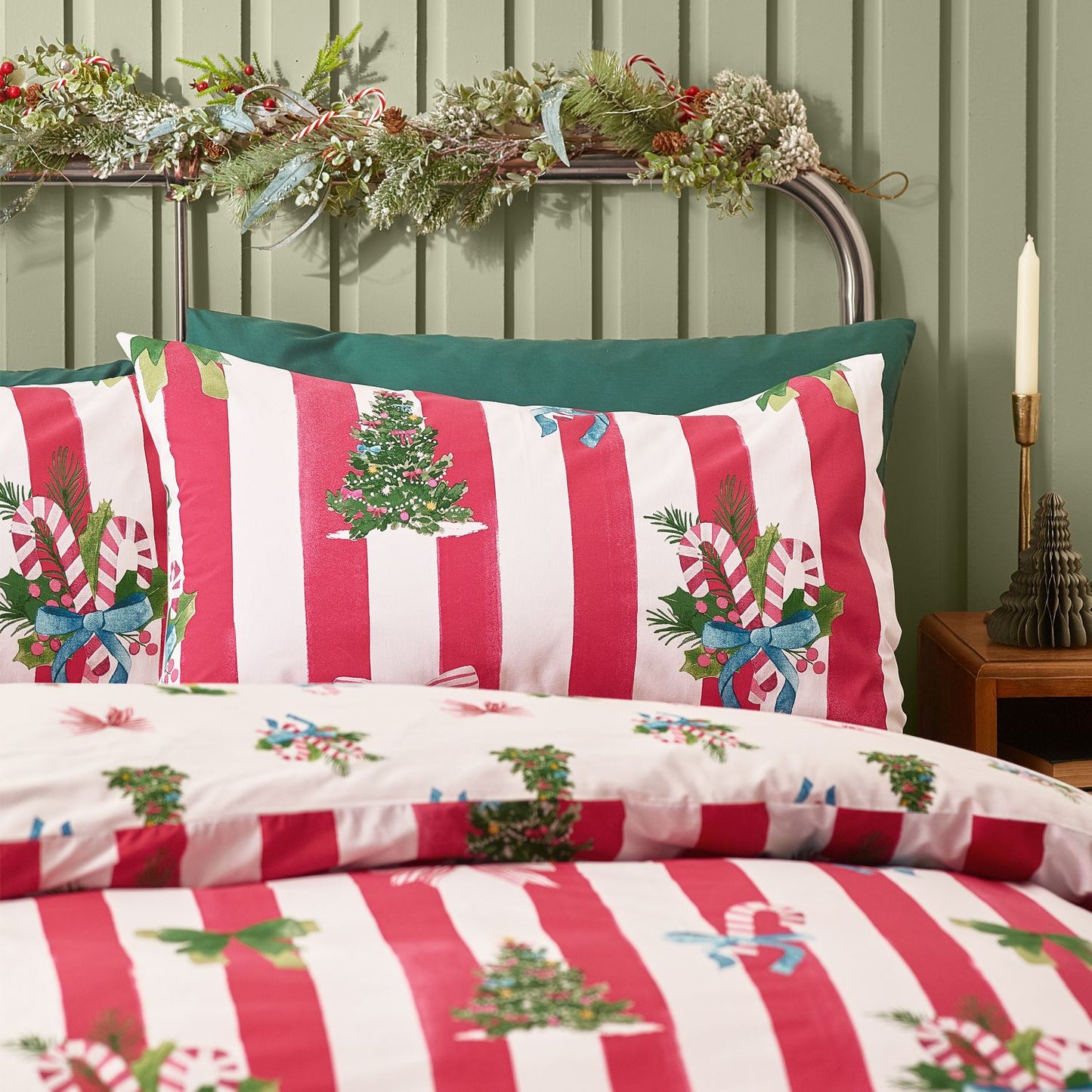 Catherine Lansfield Christmas Stripe Red Reversible Duvet Set