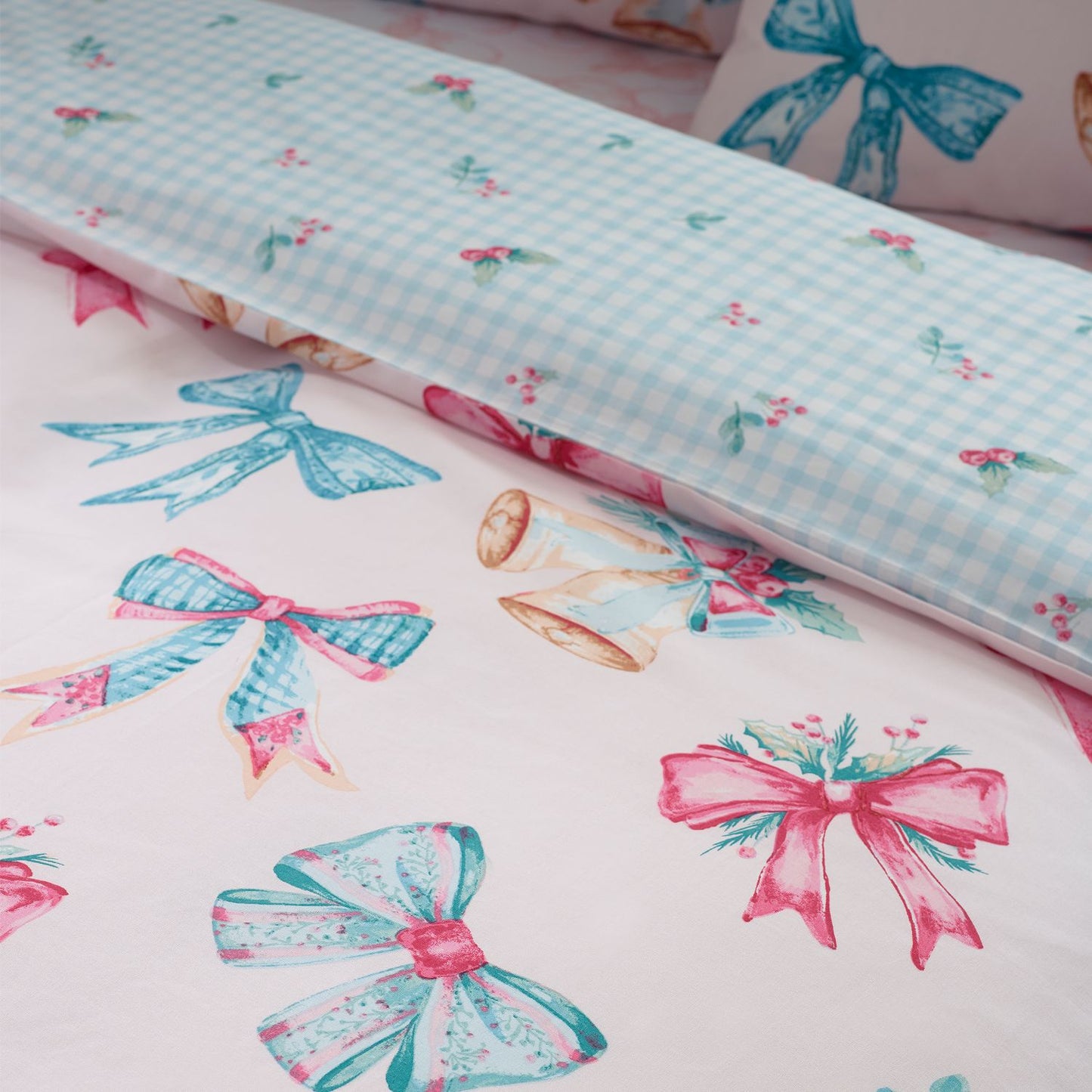 Catherine Lansfield Christmas Bows And Bells Pink Duvet Set