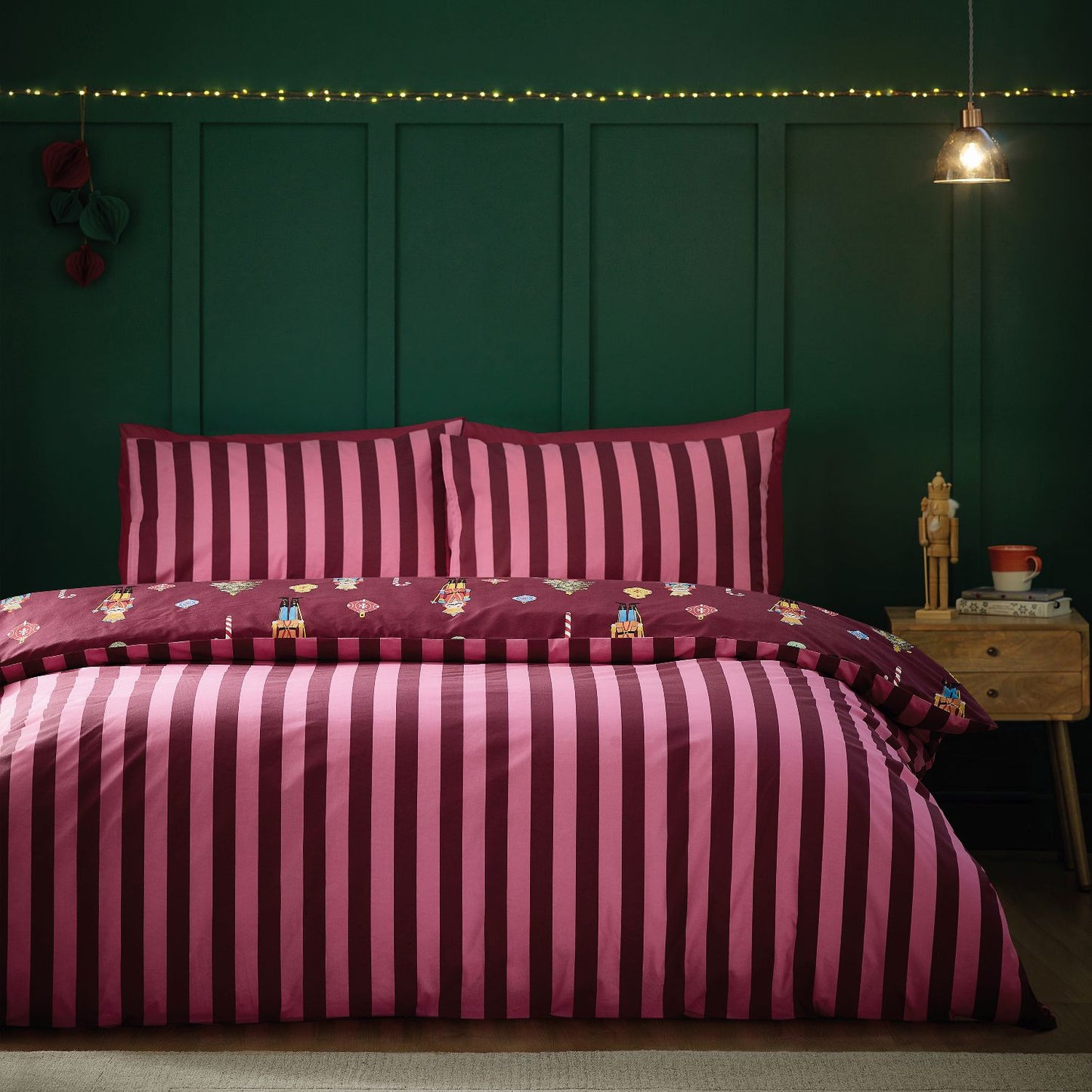 Catherine Lansfield Christmas Nutcracker Plum Stripe Reversible Duvet Set
