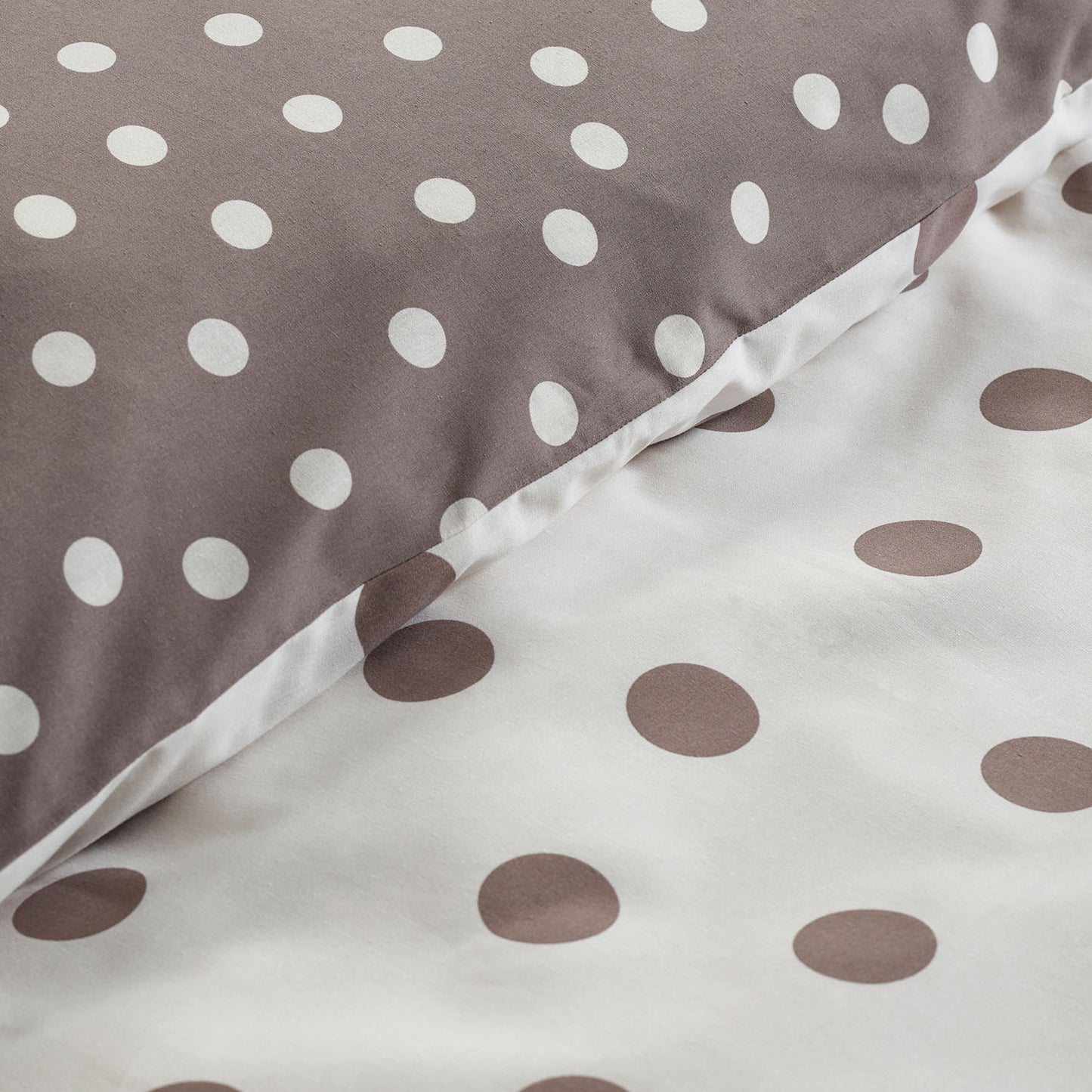 Catherine Lansfield Polka Dot Chocolate Reversible Duvet Set