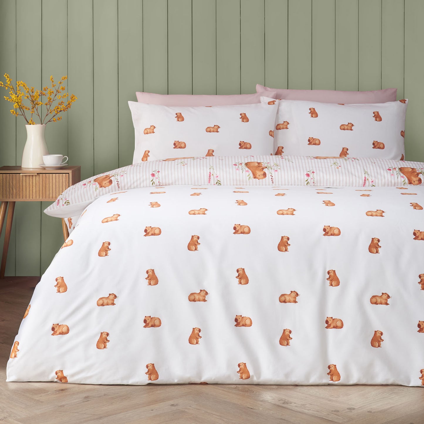 Catherine Lansfield Happy Capybara Reversible Duvet Set