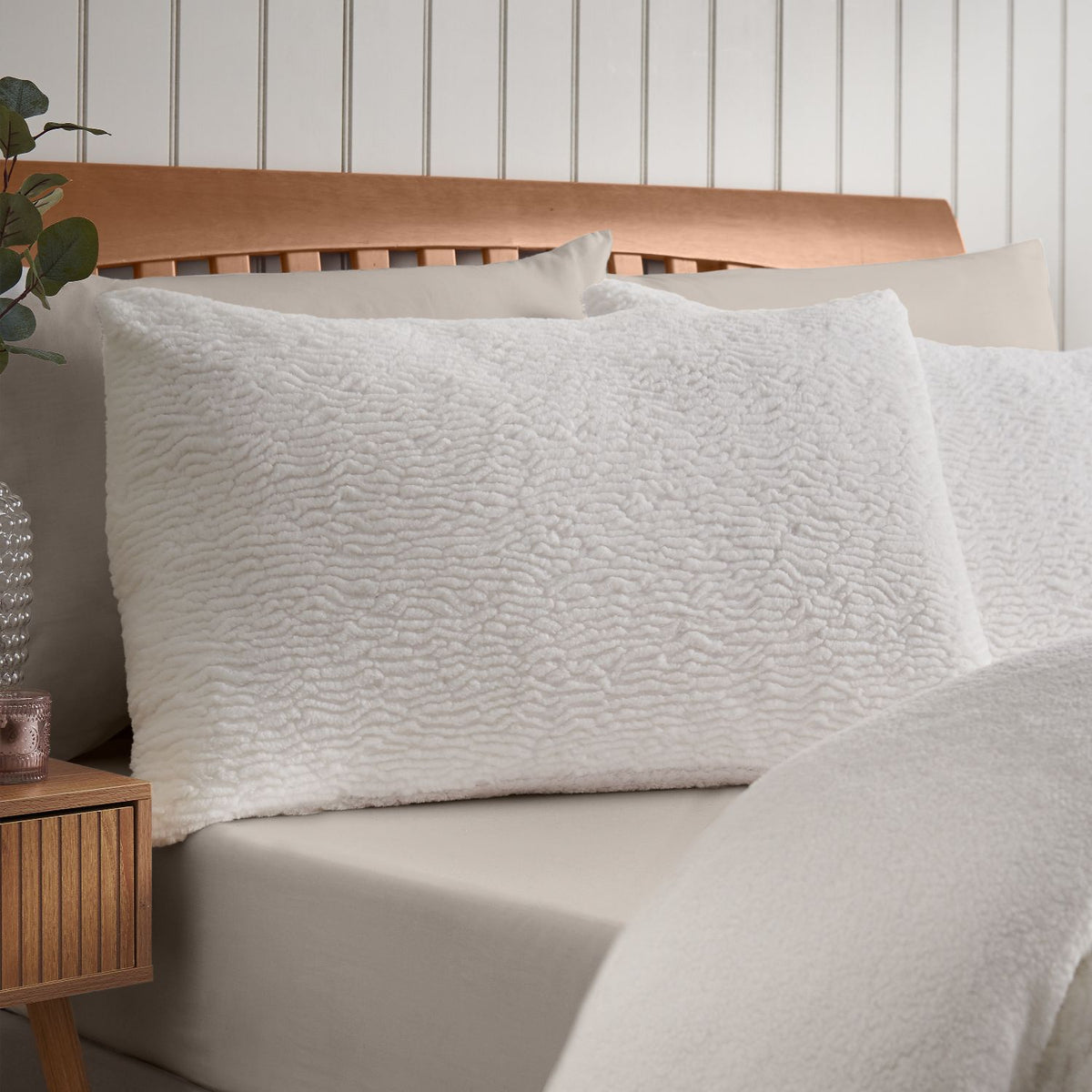 Catherine Lansfield Textured Wave Cream Faux Fur Duvet Set