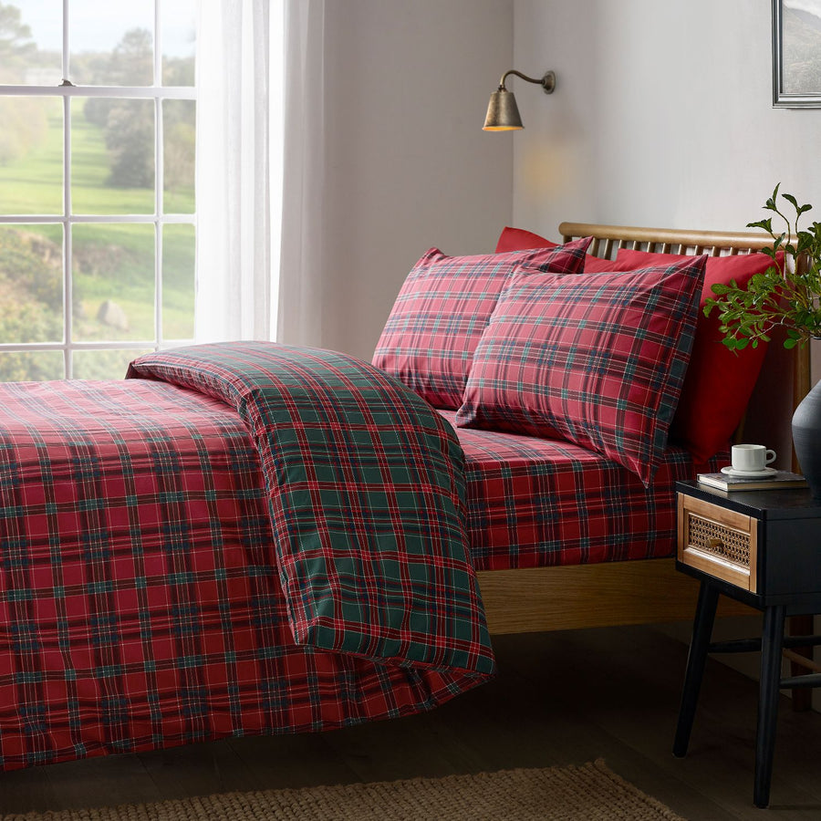 Catherine Lansfield Reversible Tartan Check Red/Green Duvet Set