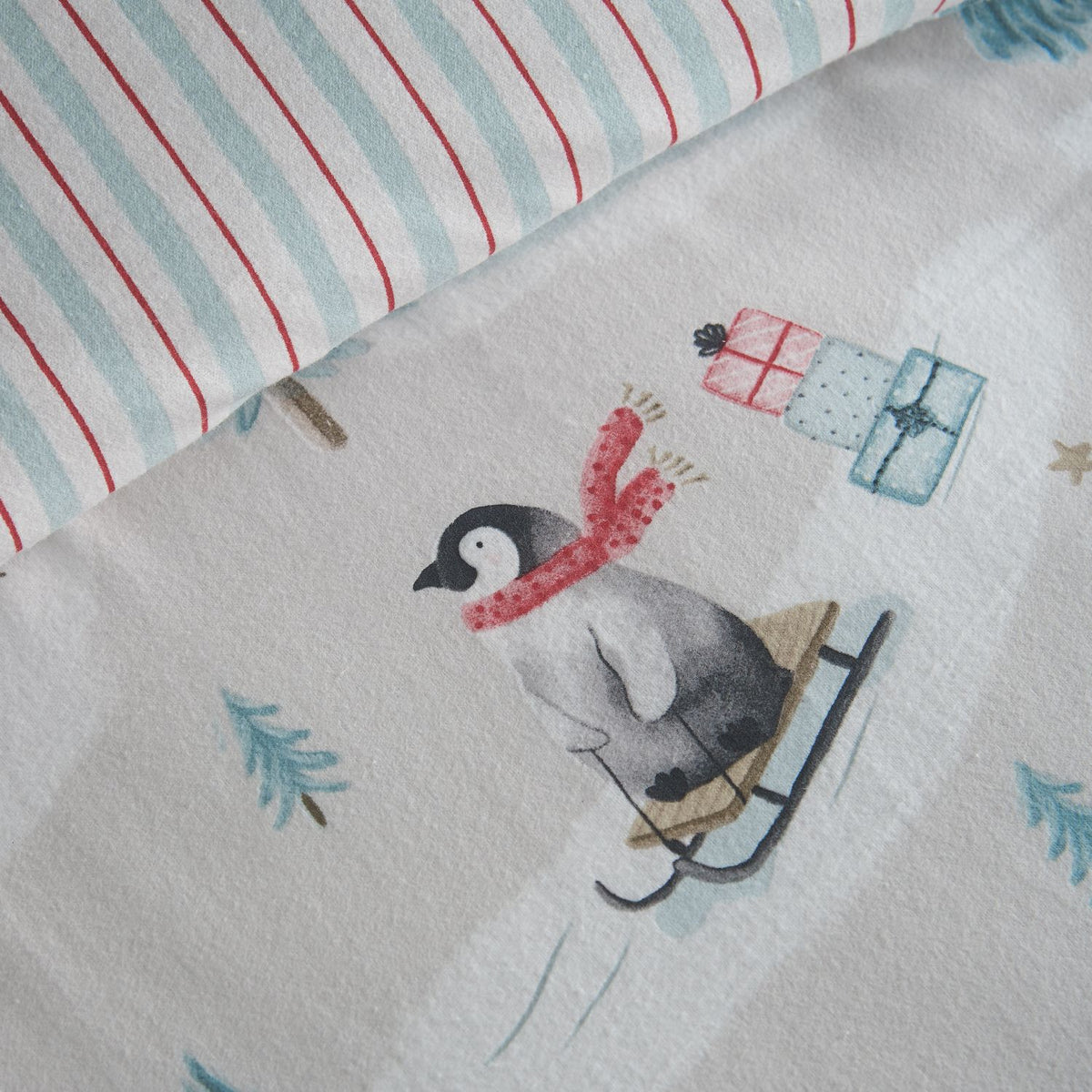 Catherine Lansfield Christmas Penguins Brushed Cotton Duvet Set