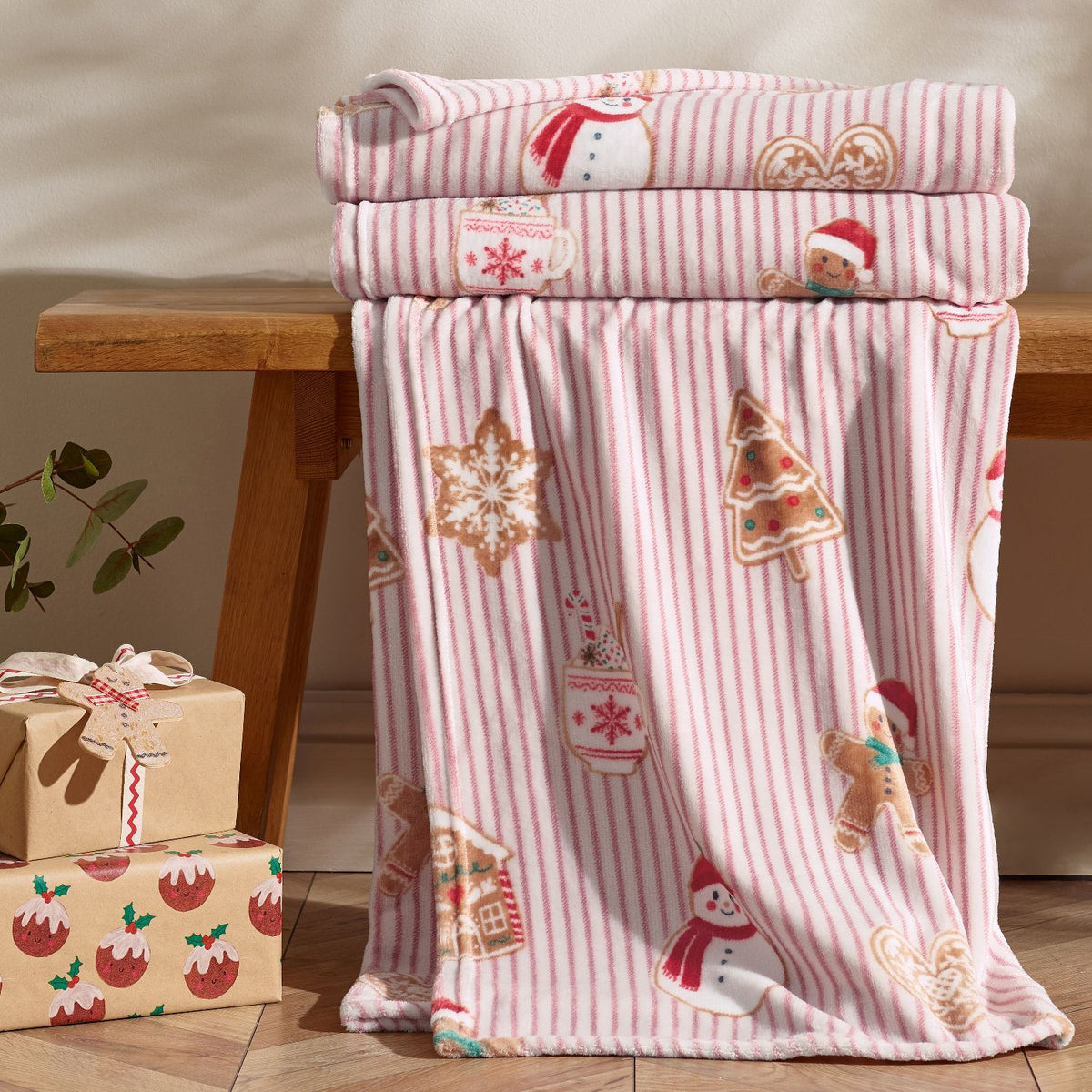 Catherine Lansfield Christmas Gingerbread Stripe Cosy Fleece Throw