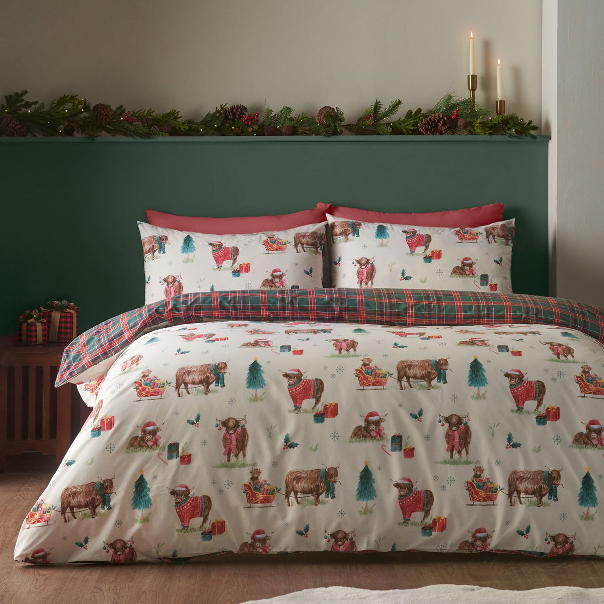 Catherine Lansfield Reversible Christmas Highland Cow Duvet Set