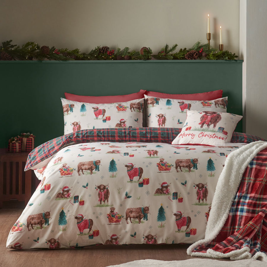 Catherine Lansfield Reversible Christmas Highland Cow Duvet Set