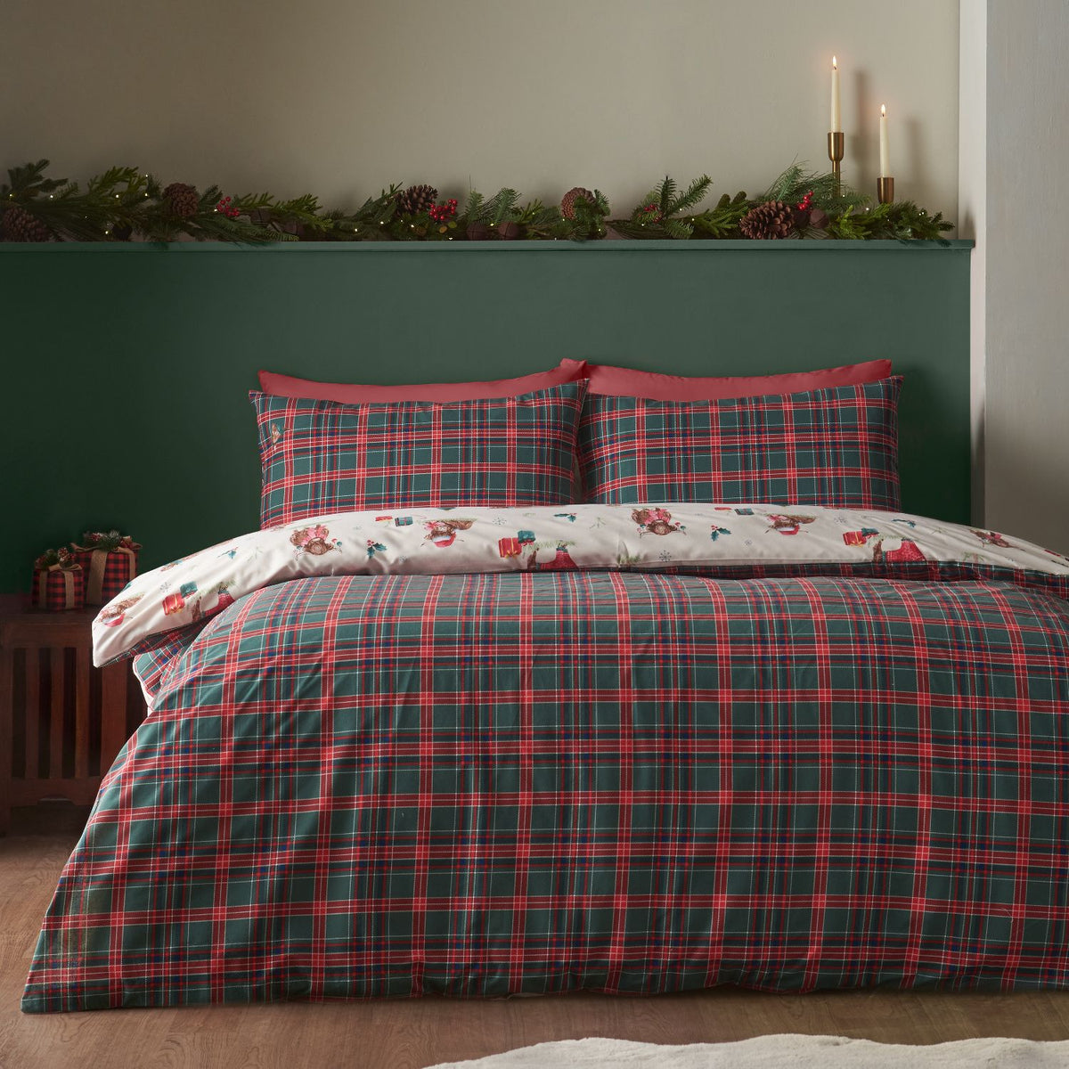 Catherine Lansfield Reversible Christmas Highland Cow Duvet Set