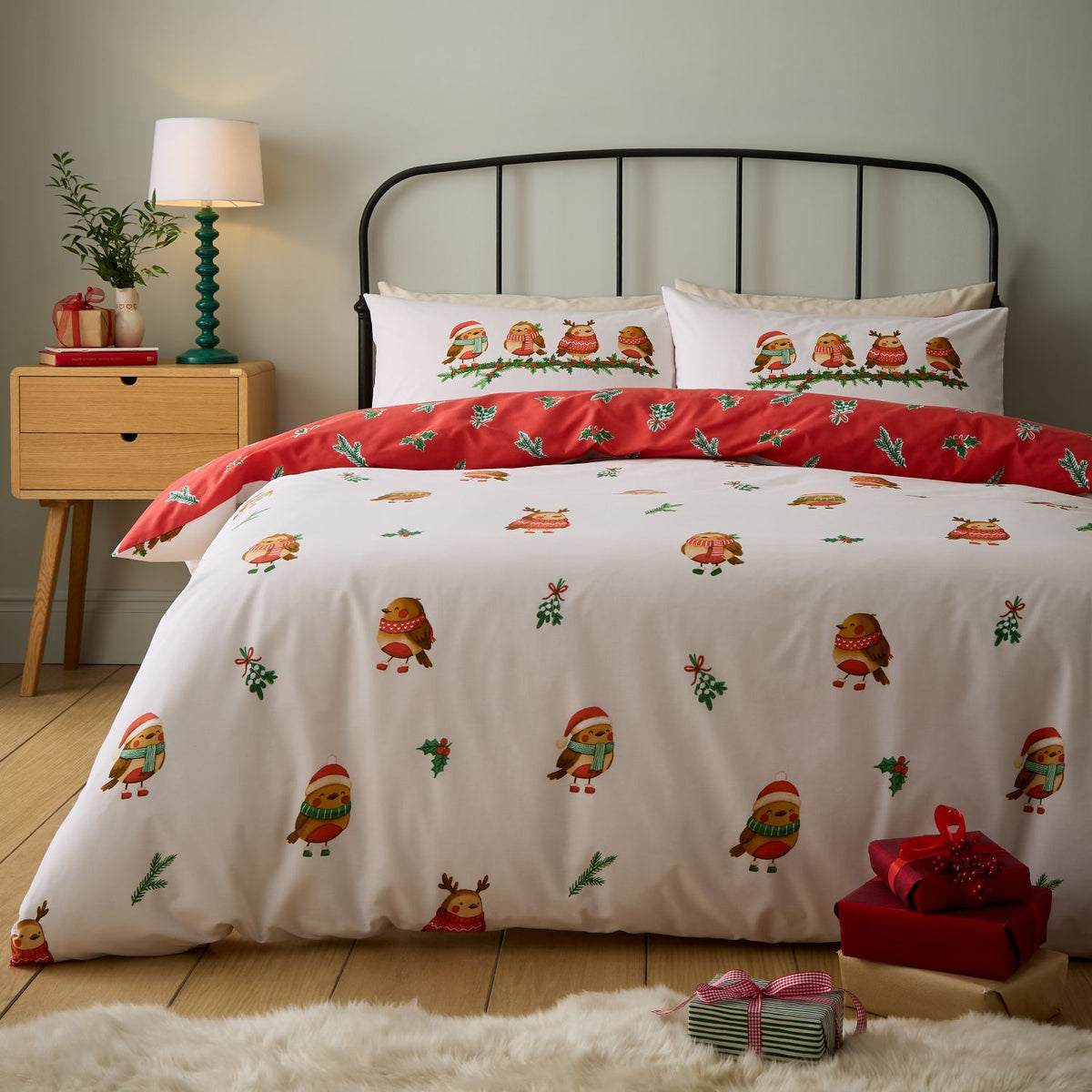 Catherine Lansfield Reversible Christmas Robins Red Duvet Set