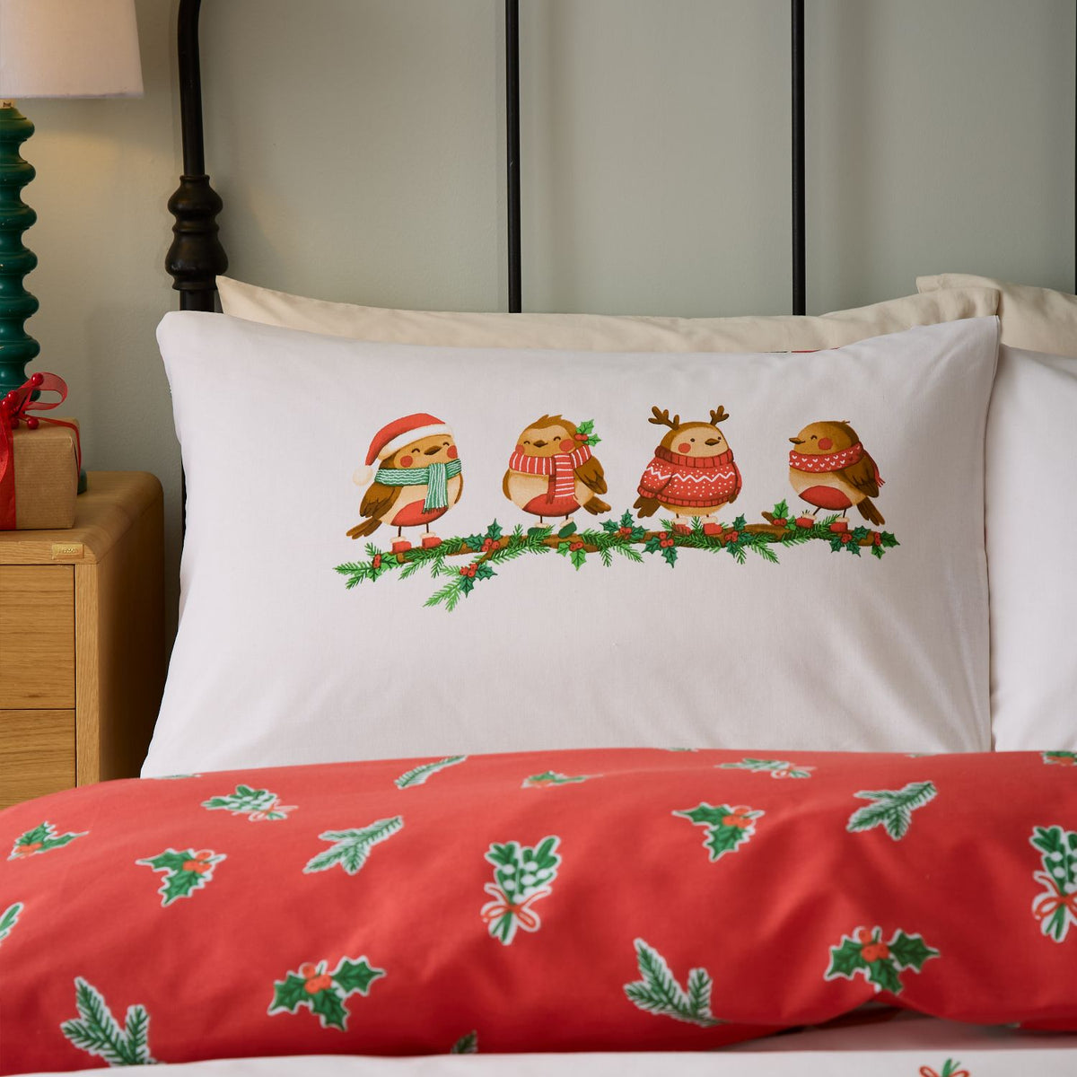 Catherine Lansfield Reversible Christmas Robins Red Duvet Set