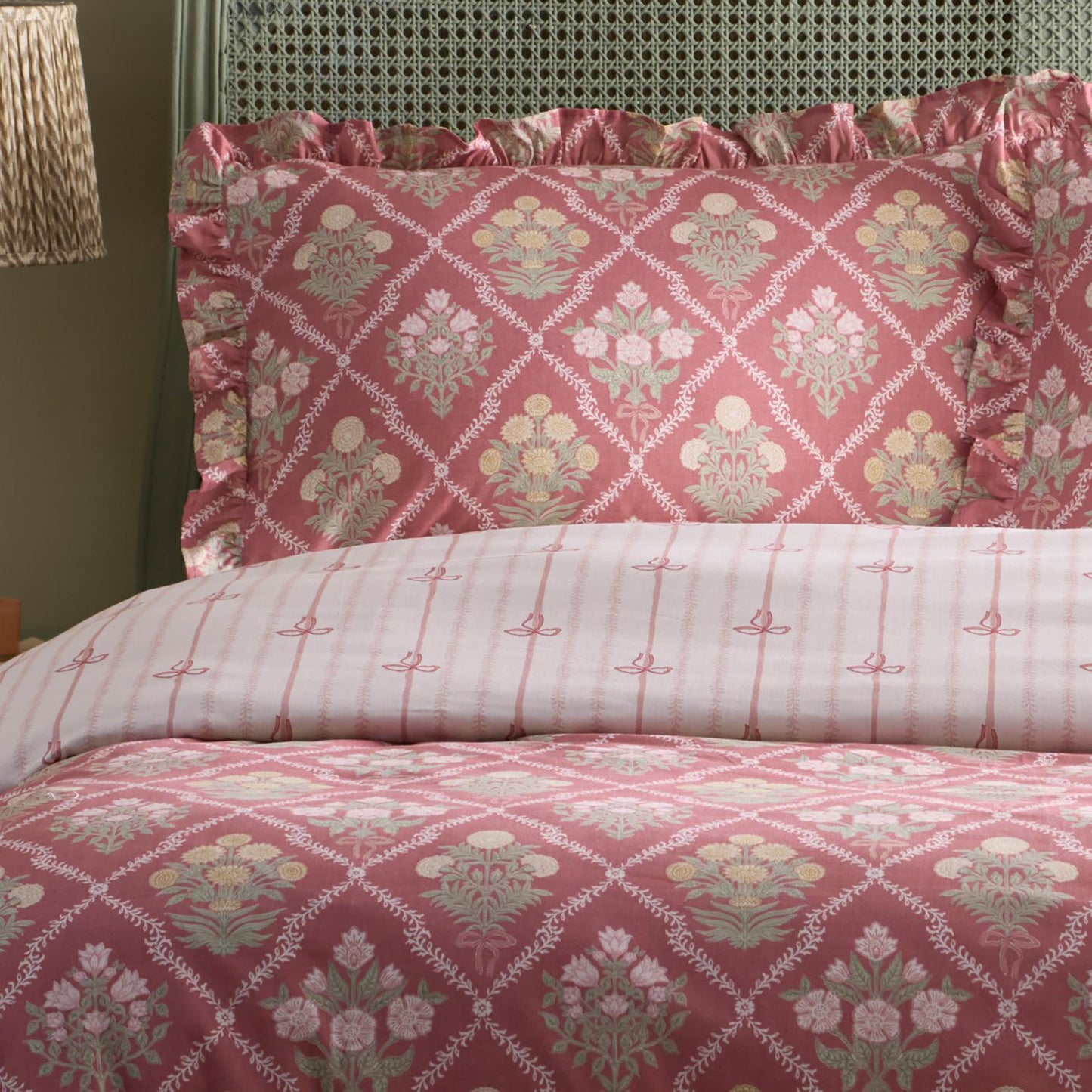 Aurelia Pink Ruffle Edge Reversible Cotton Duvet Set