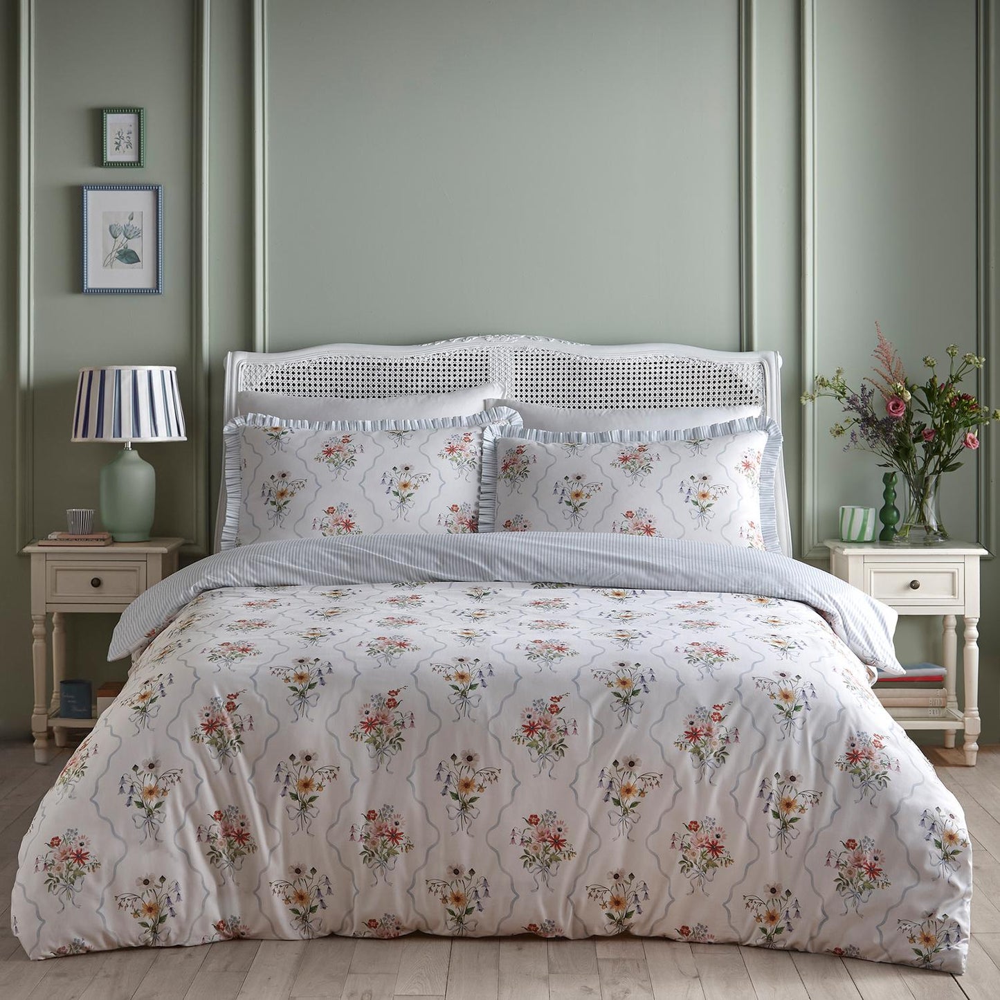 Floral Bouquet Pleat Edge Reversible 100% Cotton Duvet Set