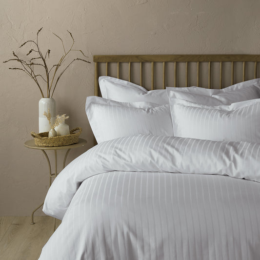 Luxe & Wilde Arla Hotel White 100% Cotton Duvet Set