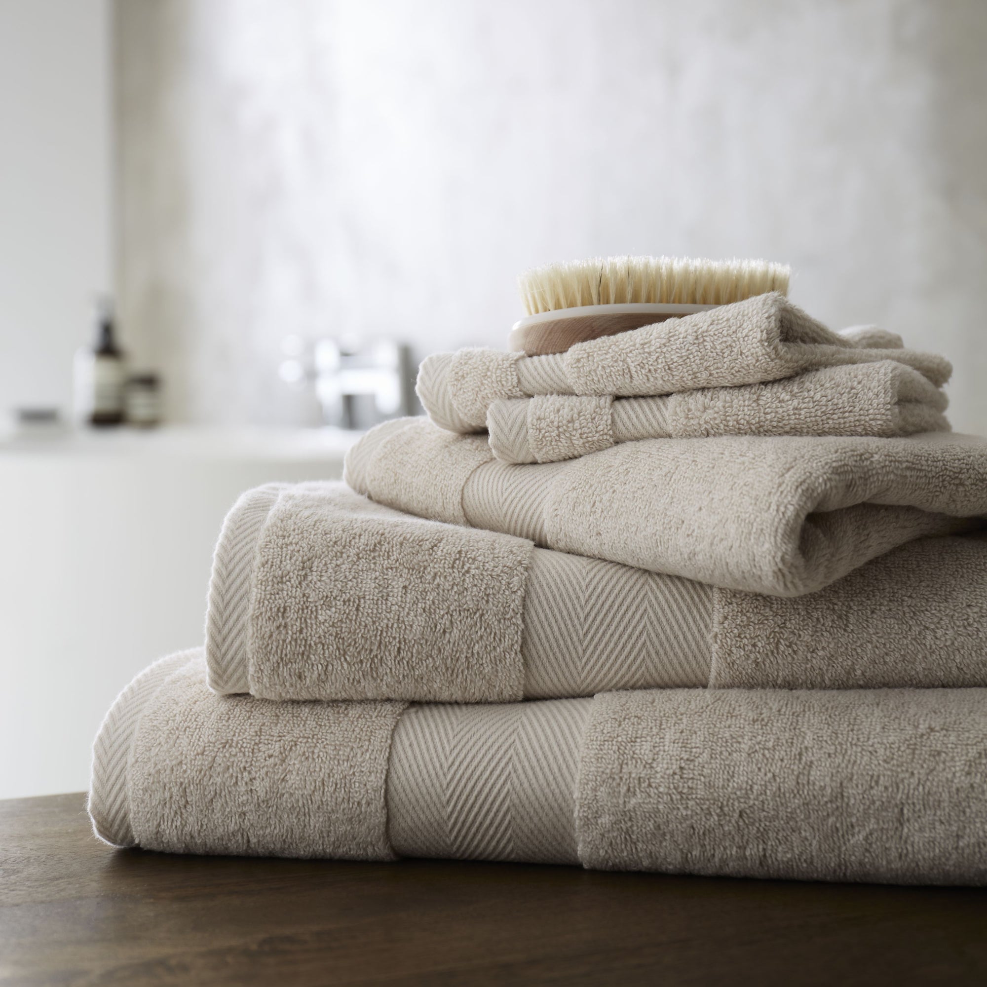 Bianca Oyster Cotton Silk 550gsm Towels Julian Charles Home