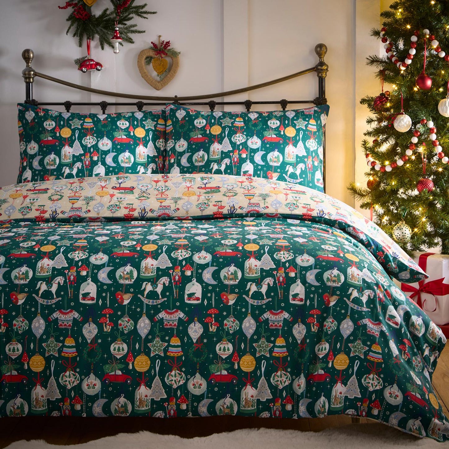 Christmas Ornaments Festive Reversible Duvet Set