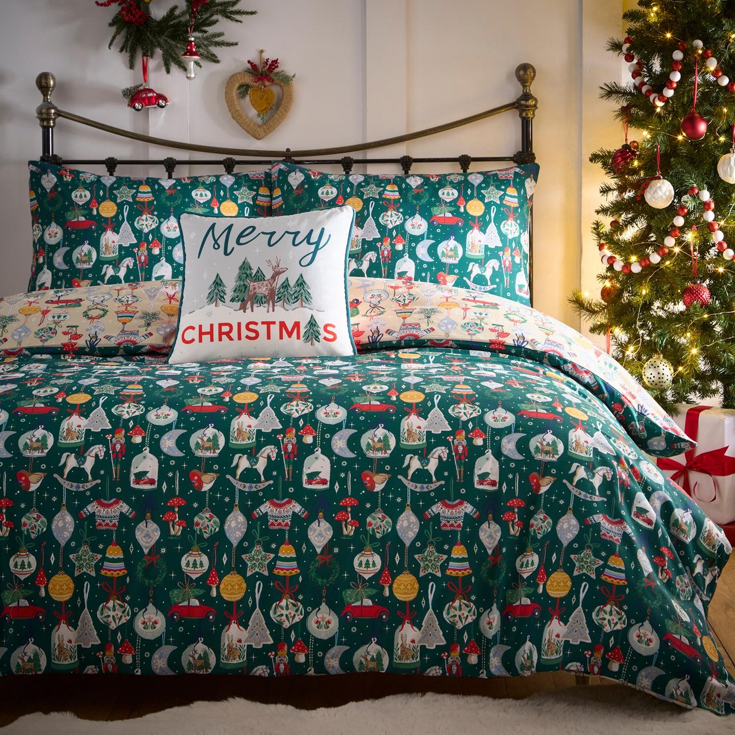 Christmas Ornaments Festive Reversible Duvet Set