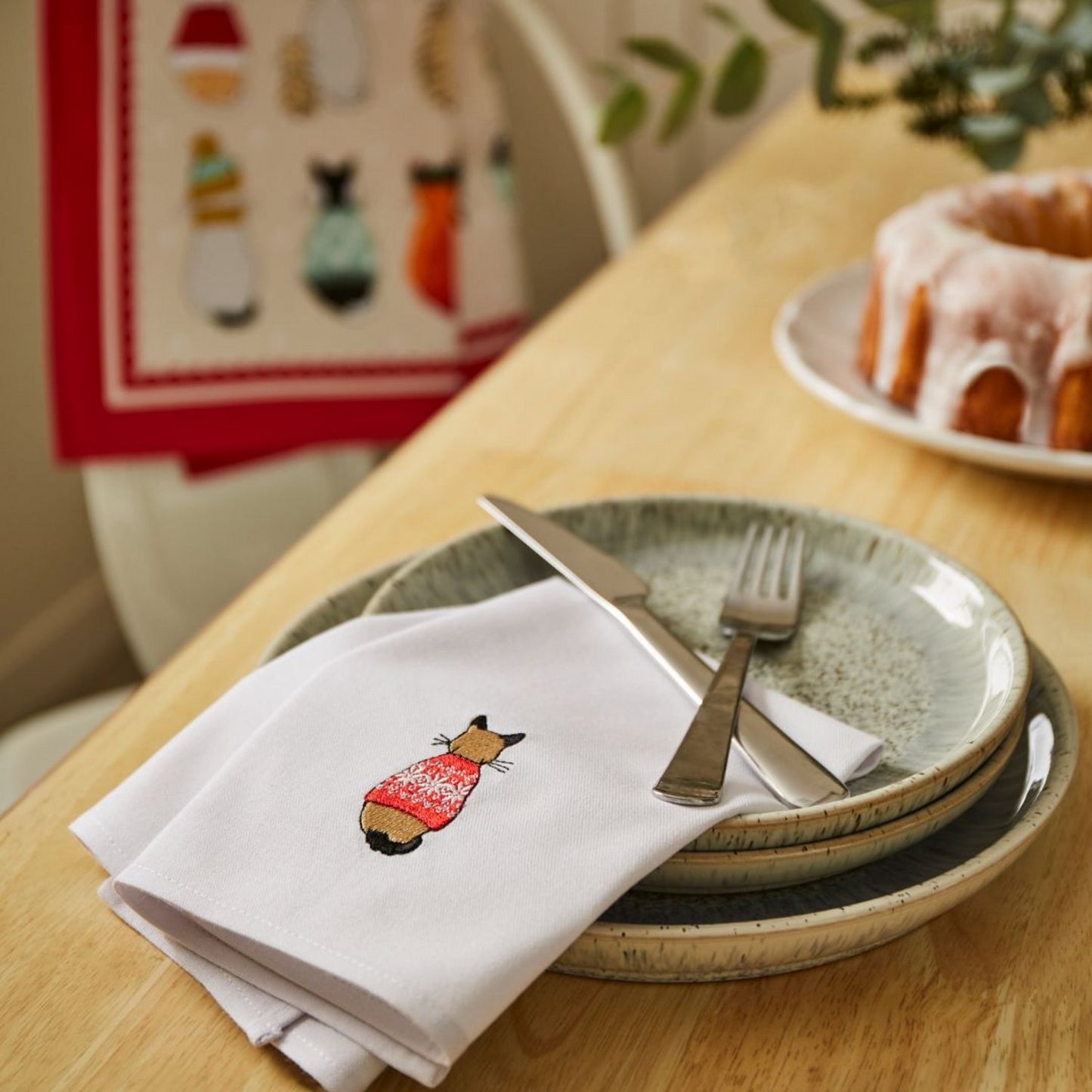 Christmas Cats in Waiting Embroidered Napkins (2 Pack)