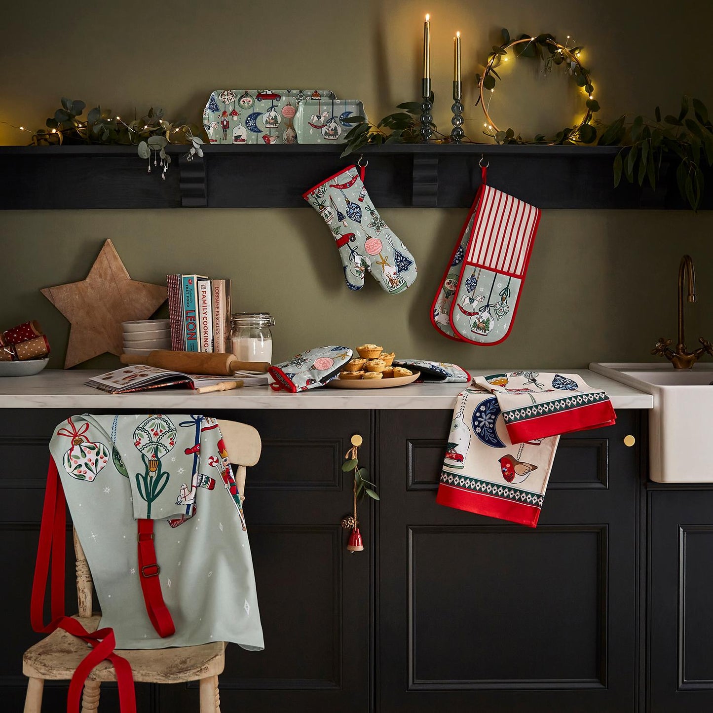 Christmas Ornaments Festive Print Double Oven Glove