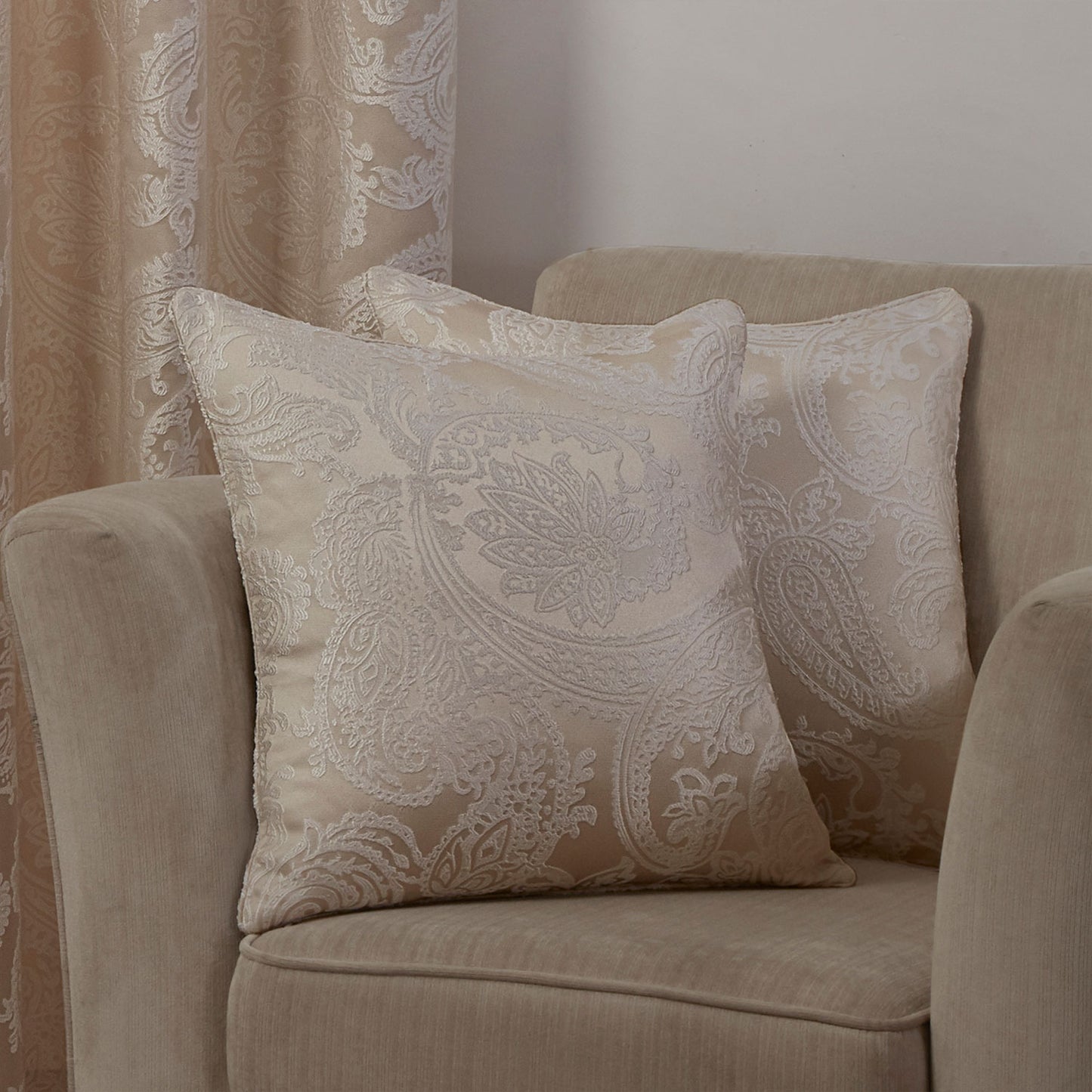 Duchess Cream Jacquard Cushion Cover Pair (43cm x 43cm)