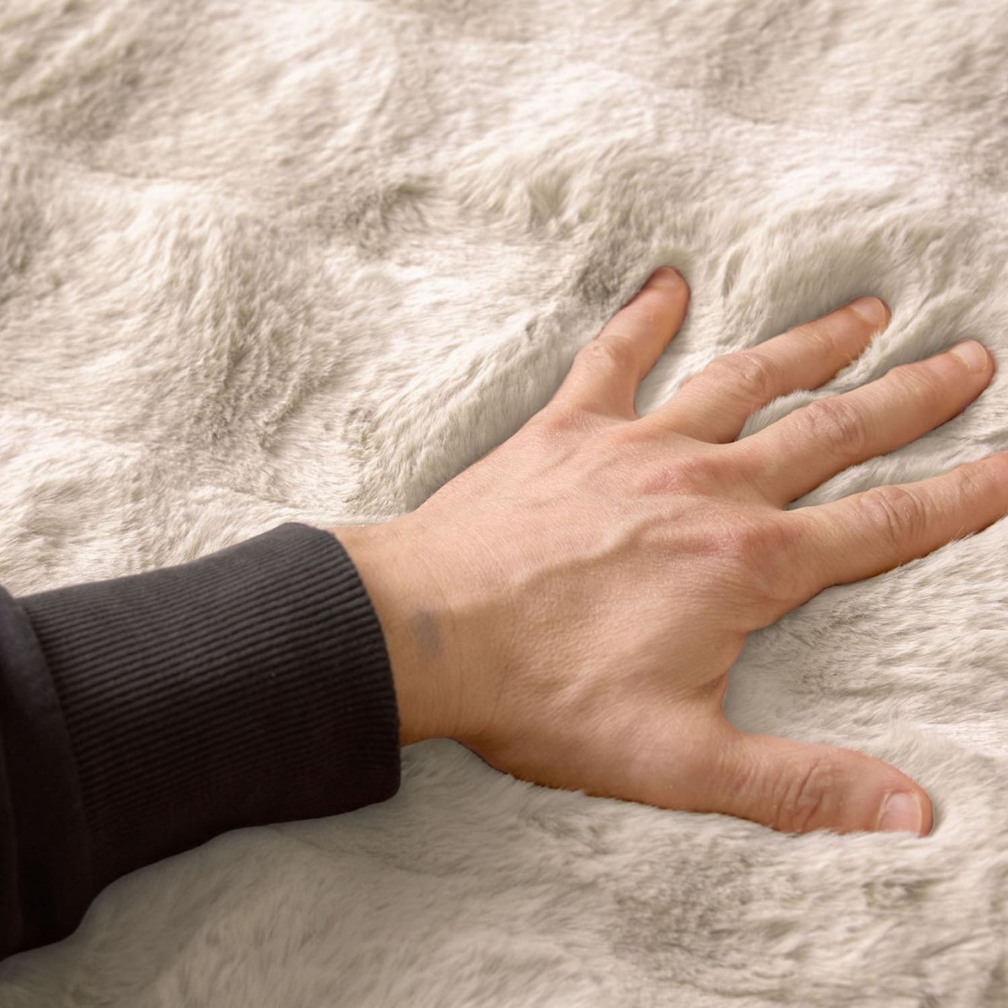 Deluxe Cream Faux Rabbit Fur Room Rug