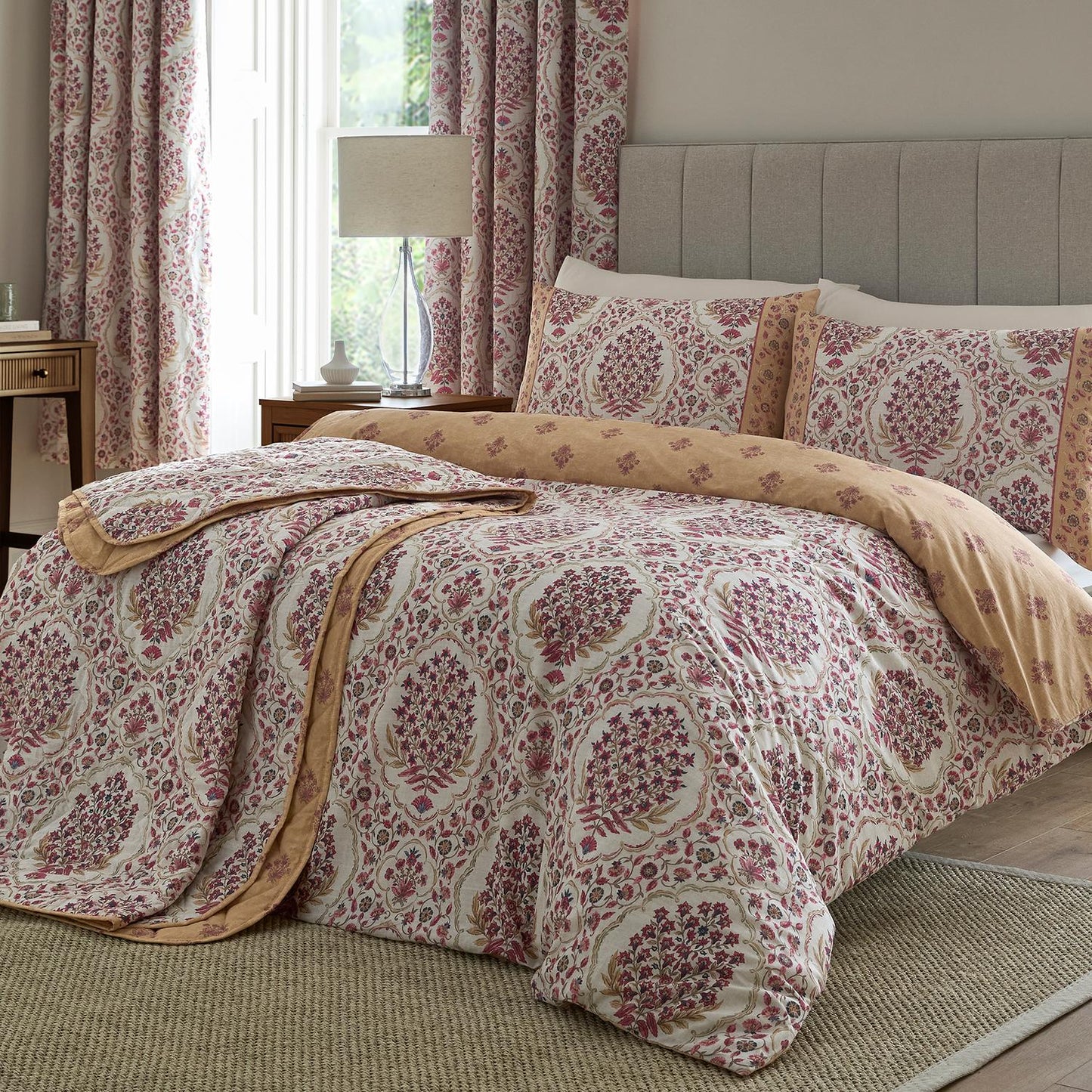 Ashmead Berry Bedspread (200cm x 230cm)