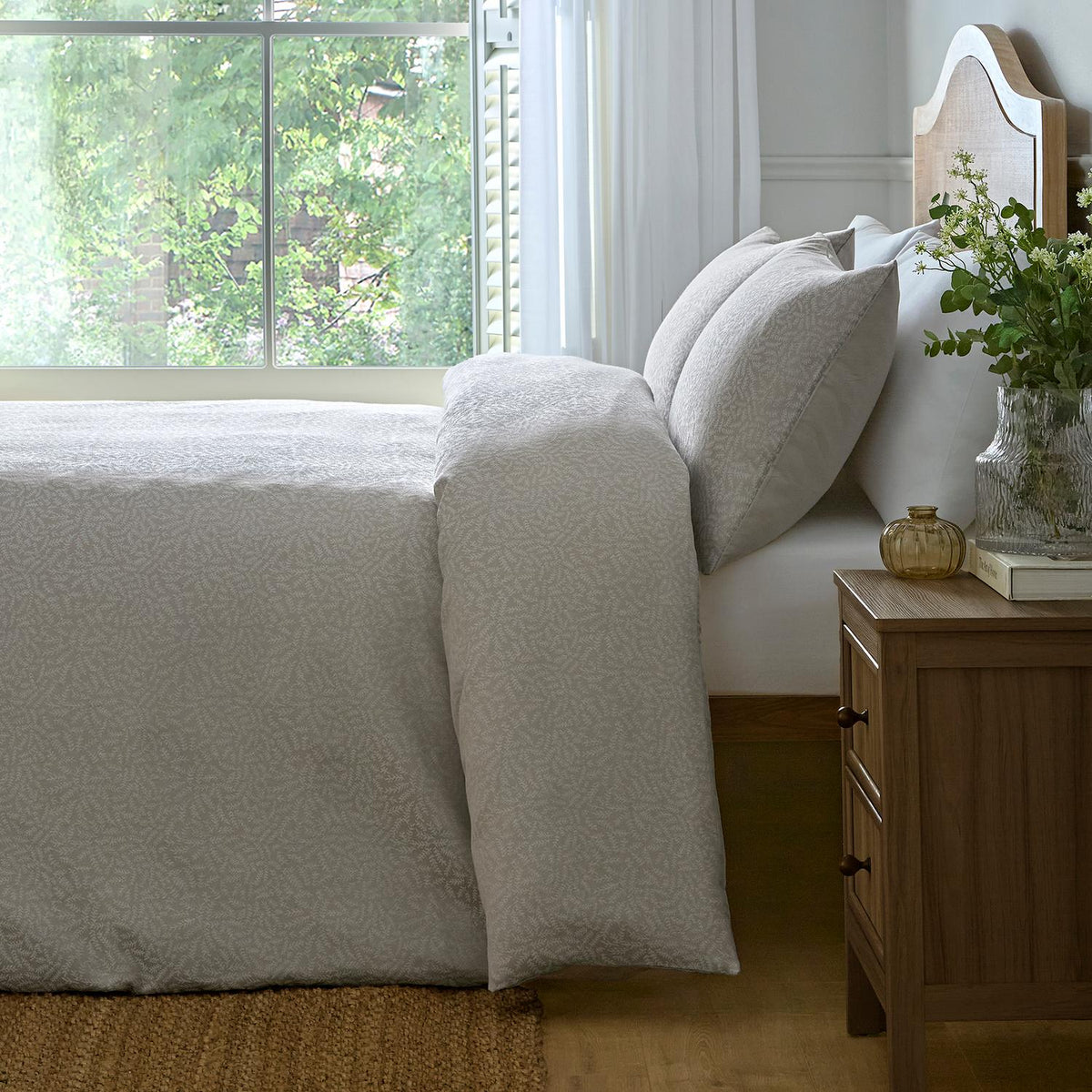Ditsy Leaf Natural Jacquard Duvet Set