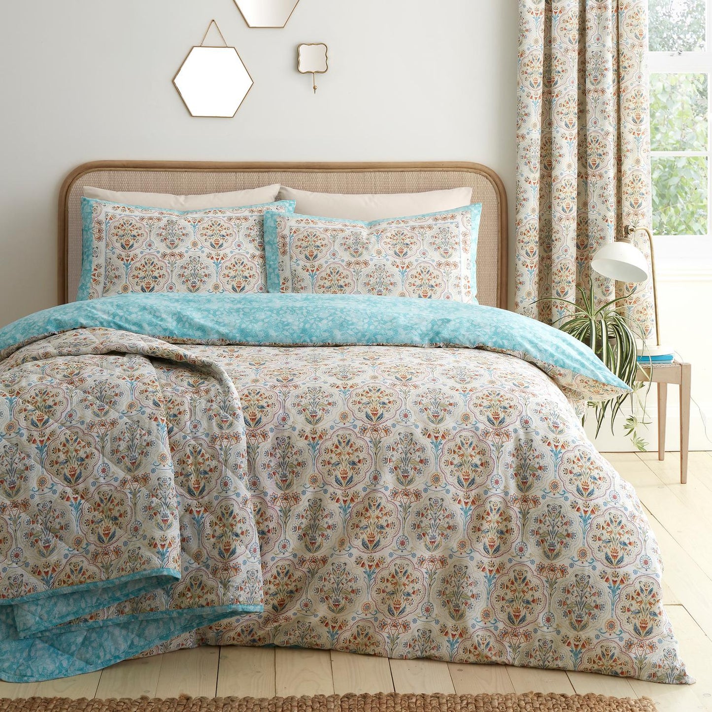 Edena Deco Floral Natural Reversible Duvet Set
