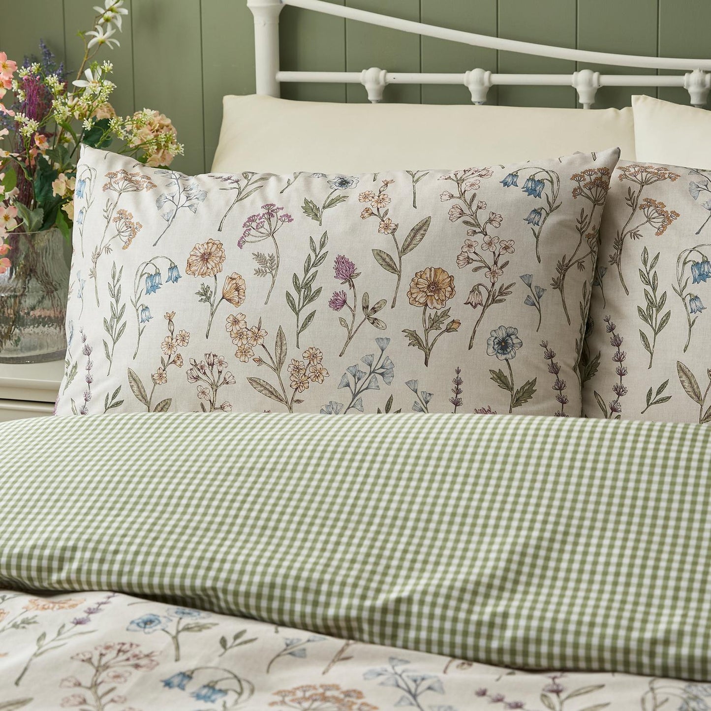 Meadow Floral Reversible Duvet Set