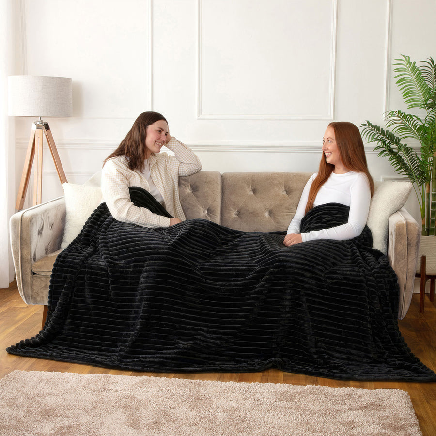 Dalton Black Extra Large Ribbed Fleece Throw (200cm x 240cm)