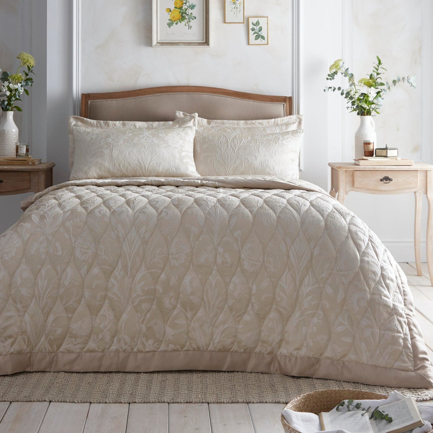 Elysia Champagne Quilted Jacquard Bedspread