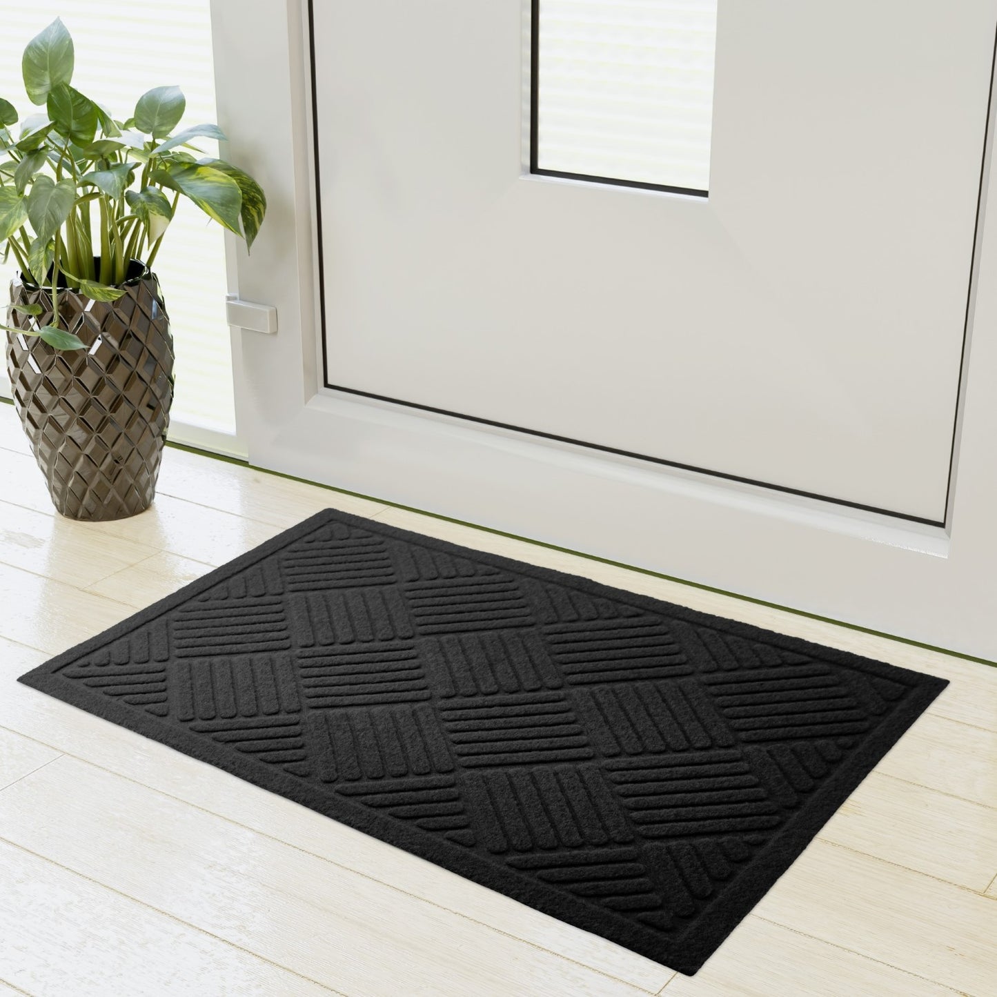 Cross Hatch Easy Care Absorbent Doormat in Black