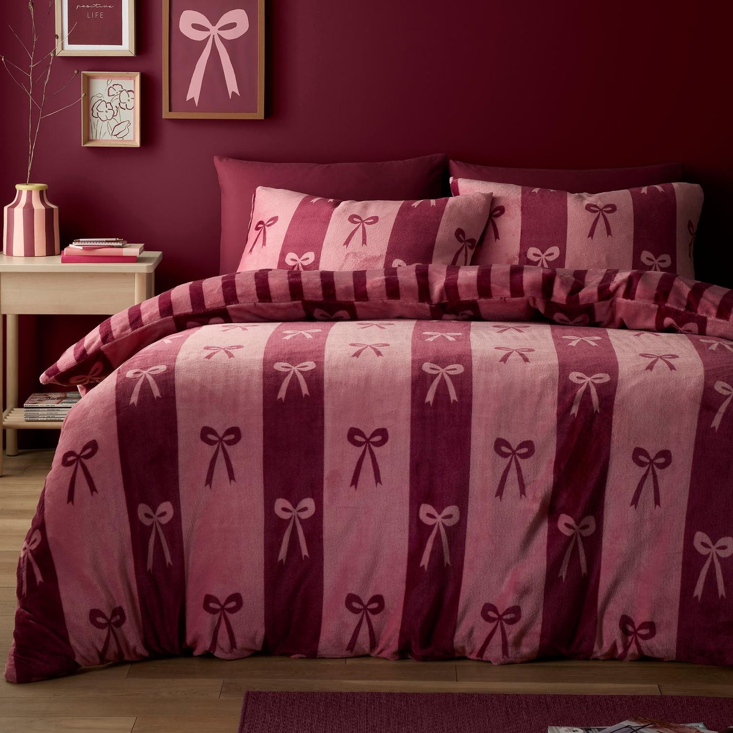 Bows Berry Fleece Duvet Set