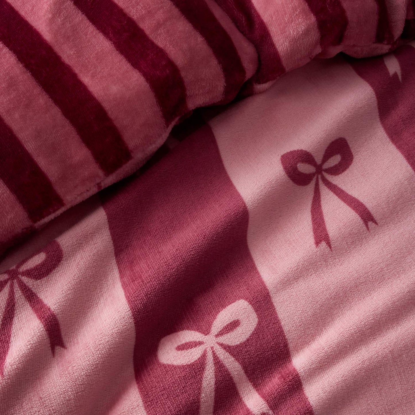 Bows Berry Fleece Duvet Set