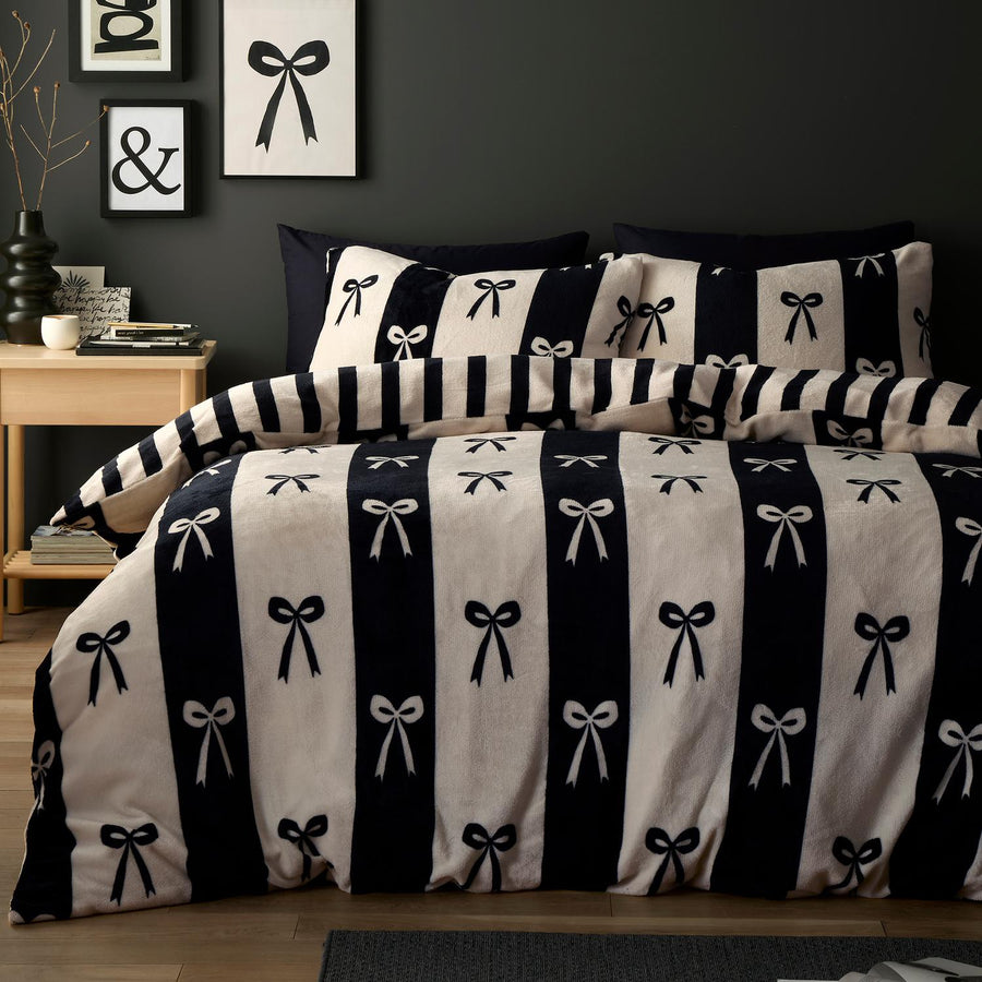 Bows Monochrome Fleece Duvet Set