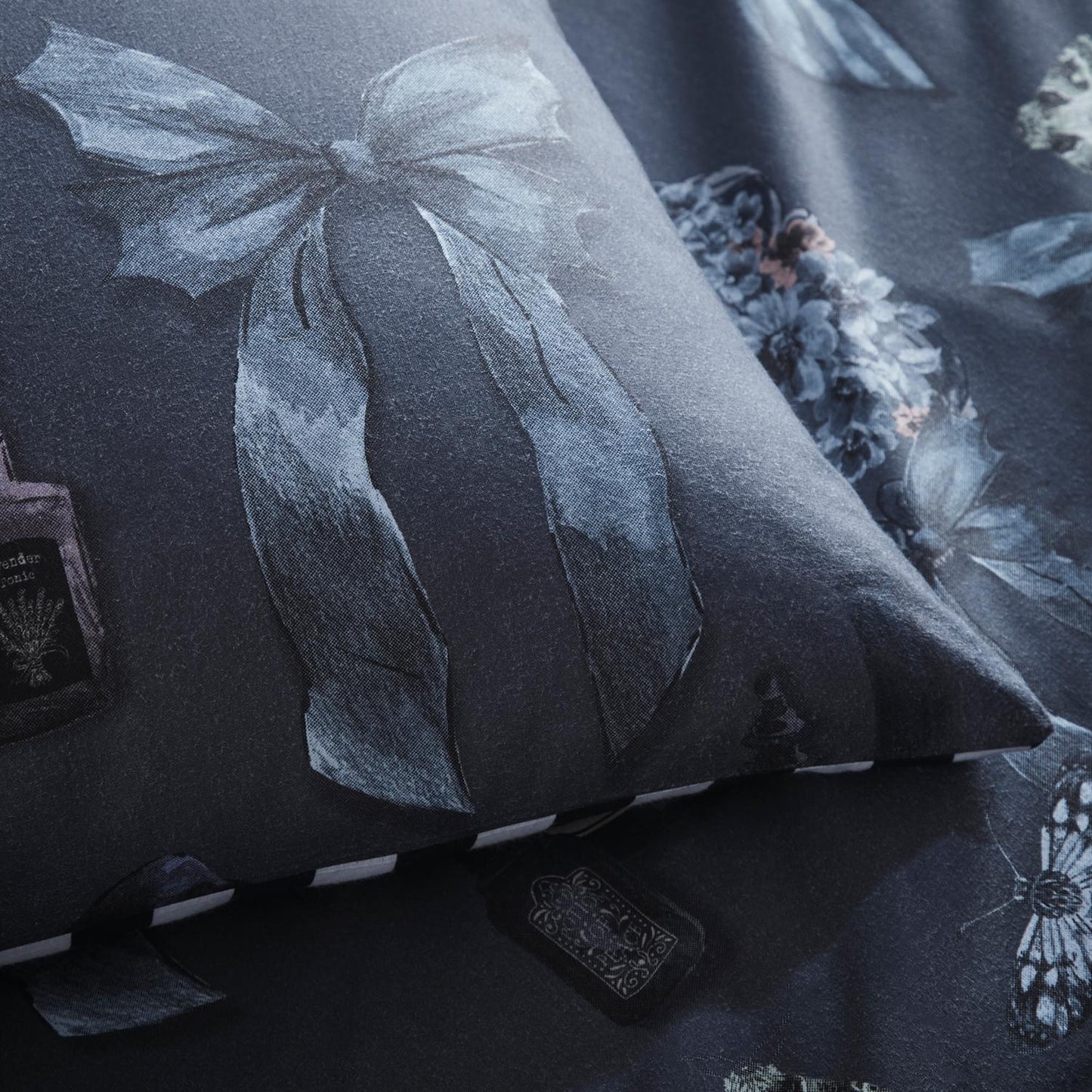 Gothic Bows Noir Reversible Duvet Set