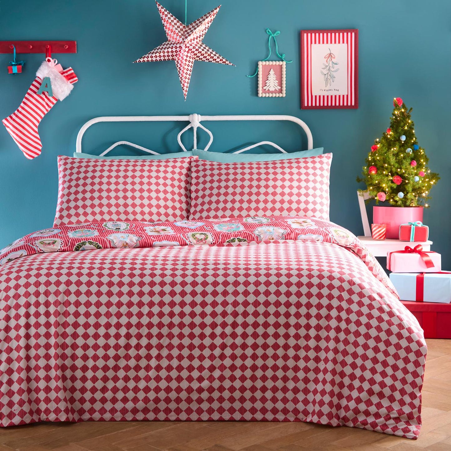 Christmas Vintage Frames Reversible Red Duvet Set