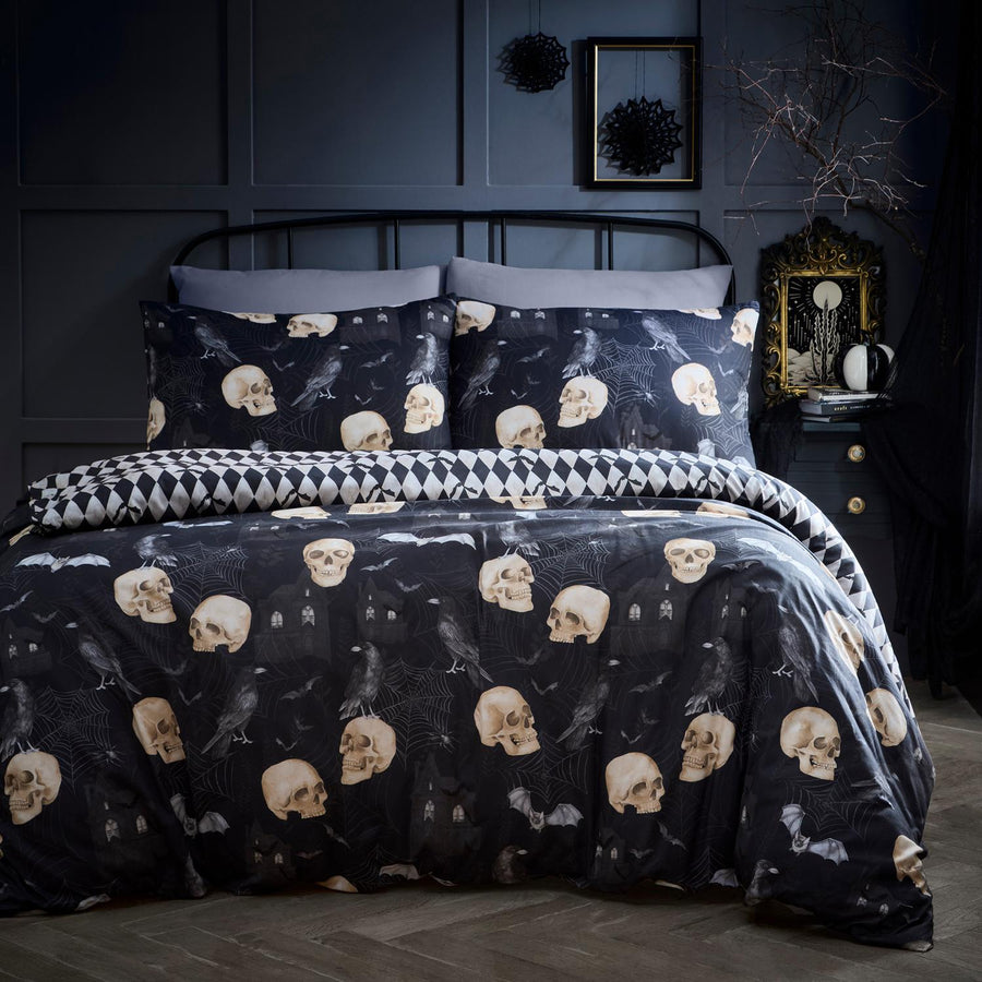 Gothic Skulls Reversible Black Duvet Set