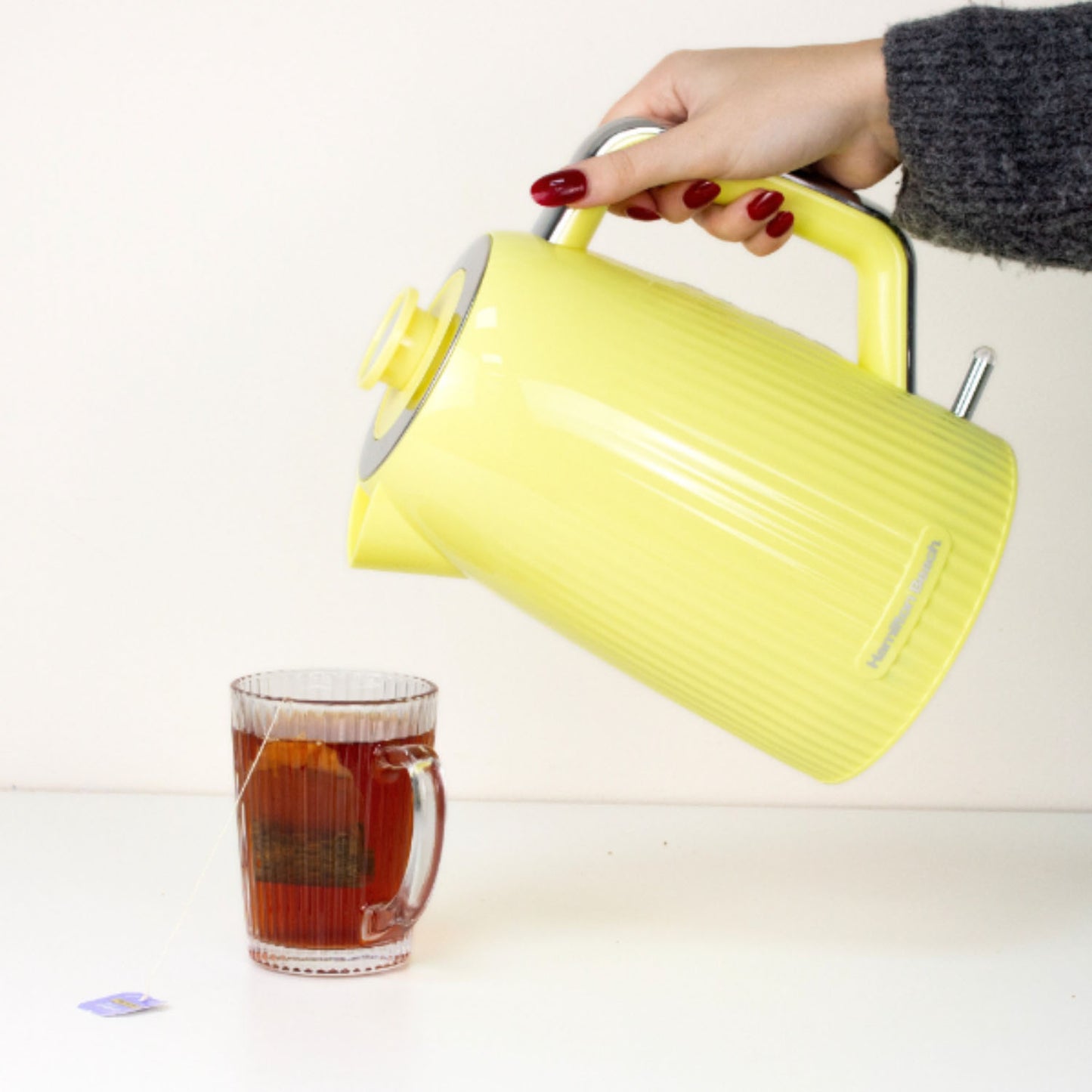 Miami Collection Hamilton Beach Banana Yellow Kettle And Toaster Set