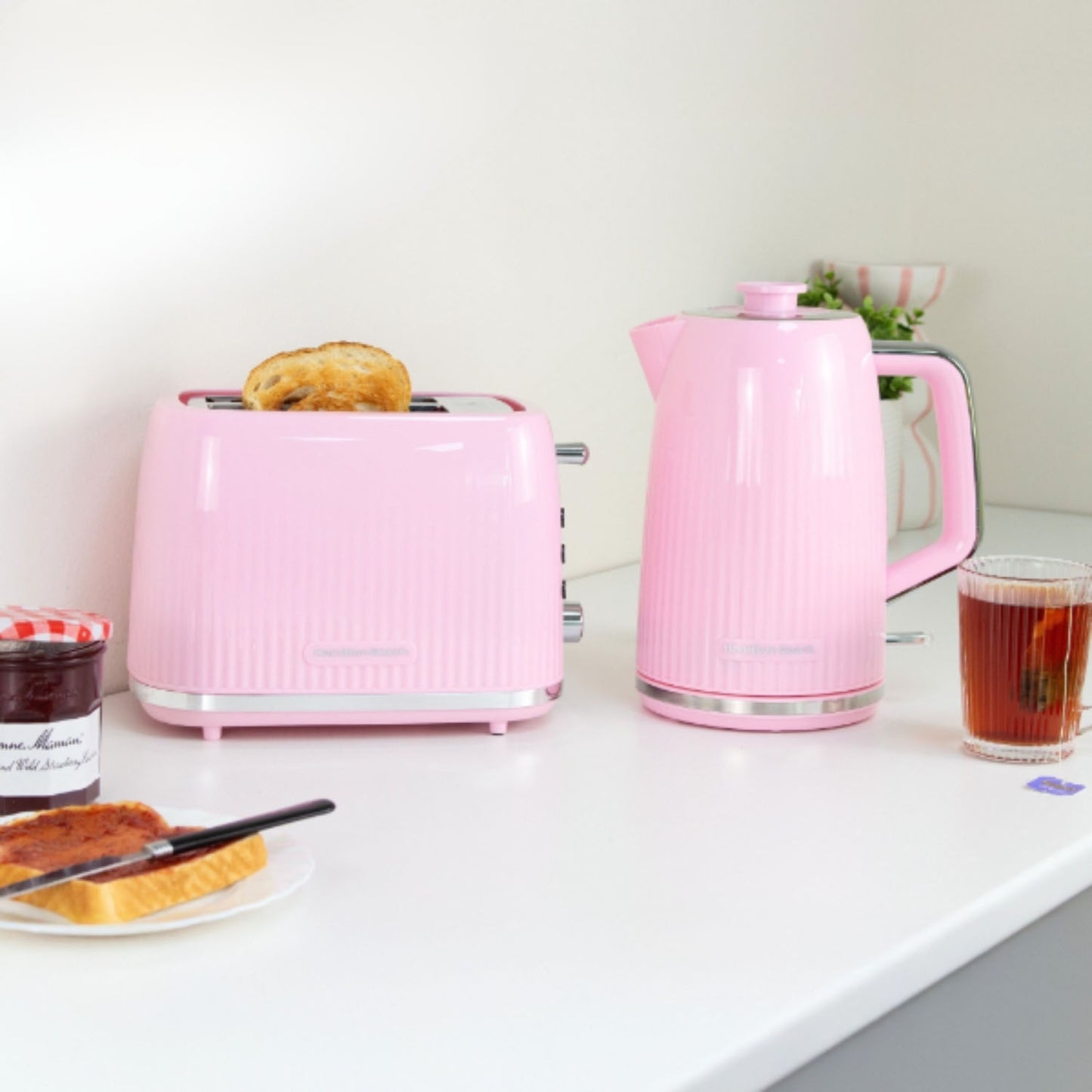 Miami Collection Hamilton Beach Flamingo Pink Kettle And Toaster Set