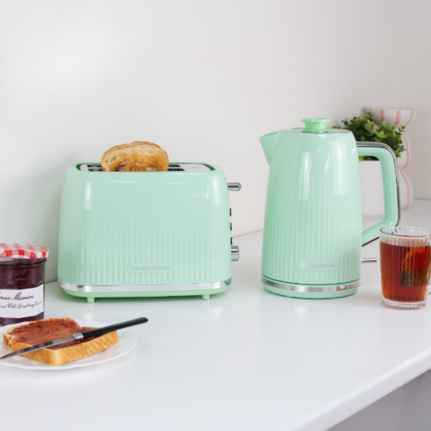 Miami Collection Hamilton Beach Mojito Green Kettle And Toaster Set