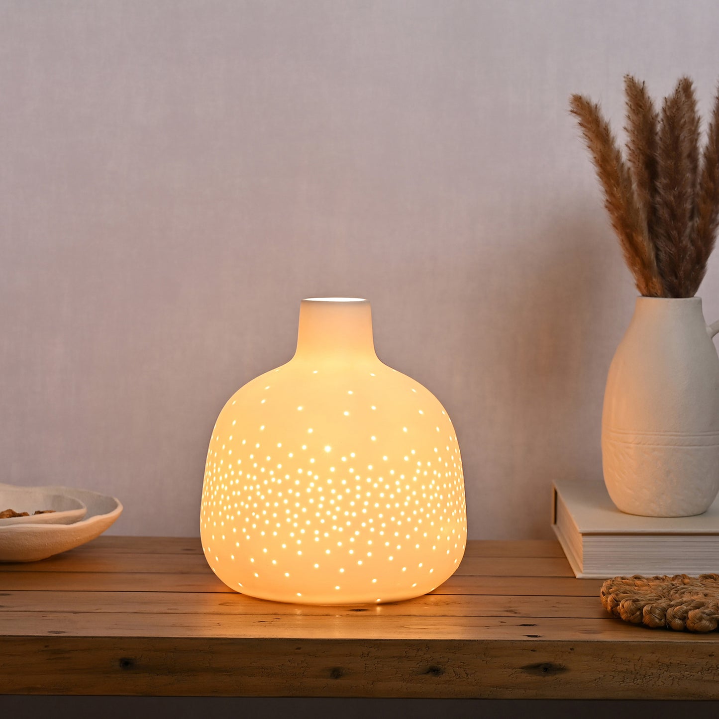 Hestia White Short Ceramic Table Lamp