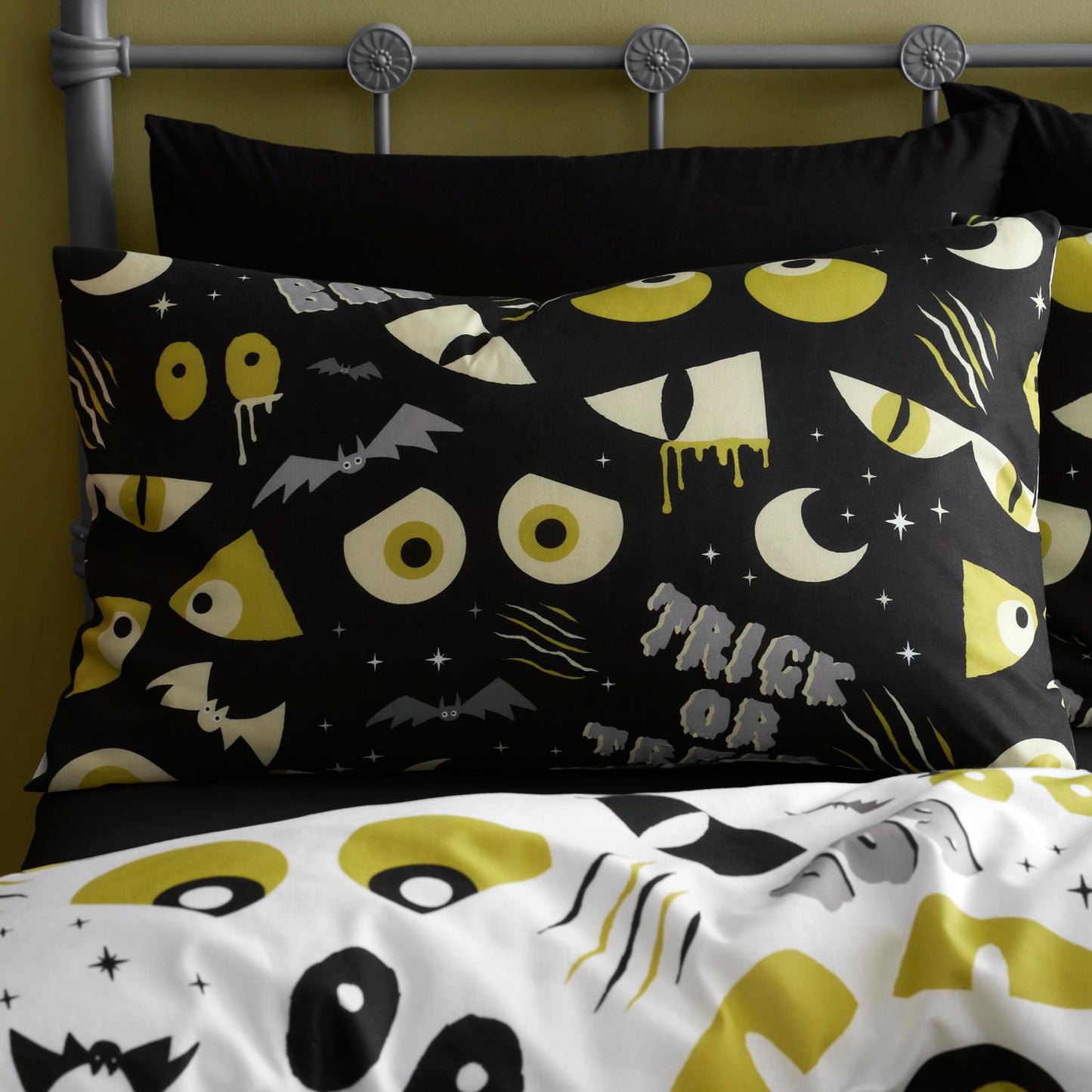 Halloween Trick or Treat Glow in the Dark Duvet Cover Set