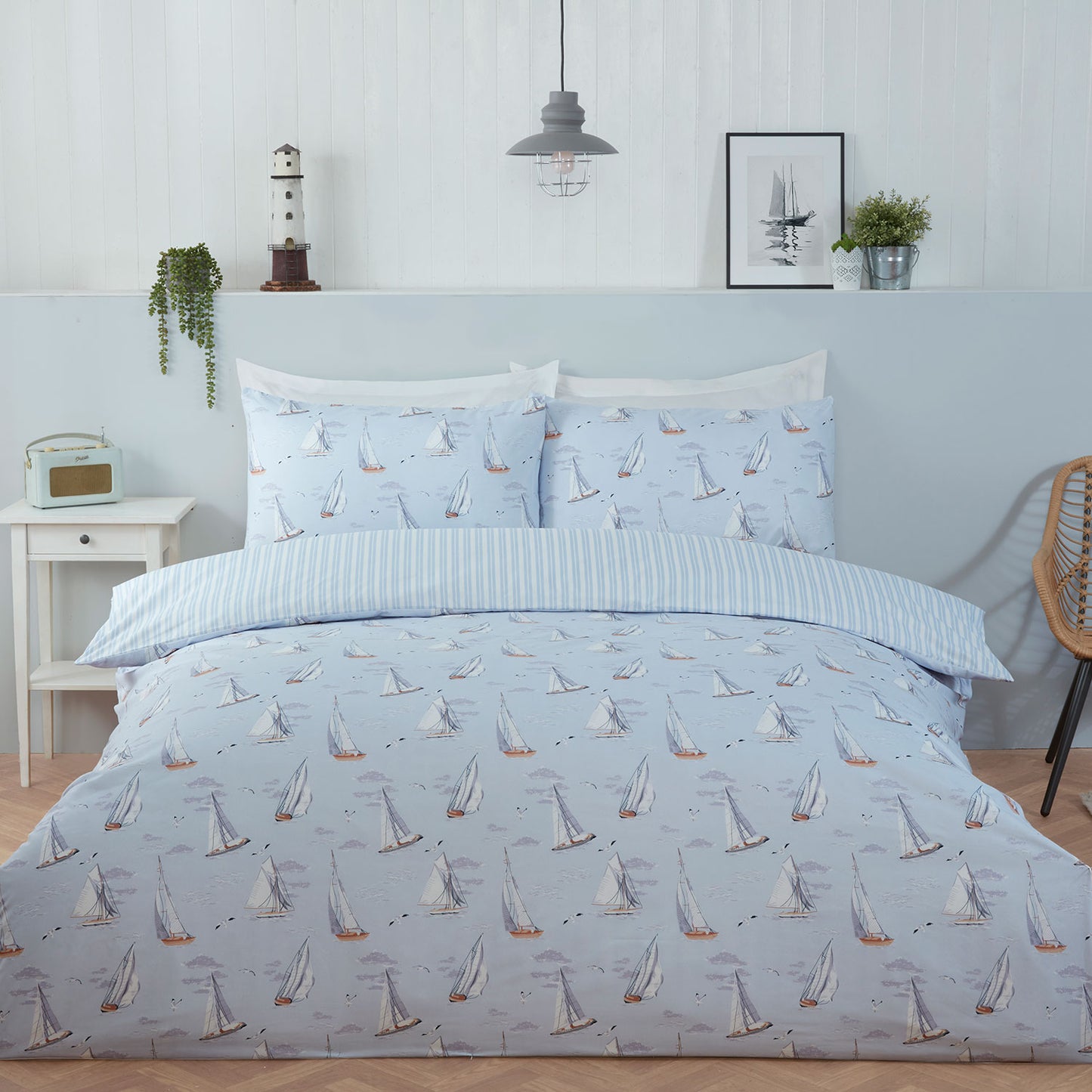 Boats & Gulls Reversible Blue Super Soft Duvet Set