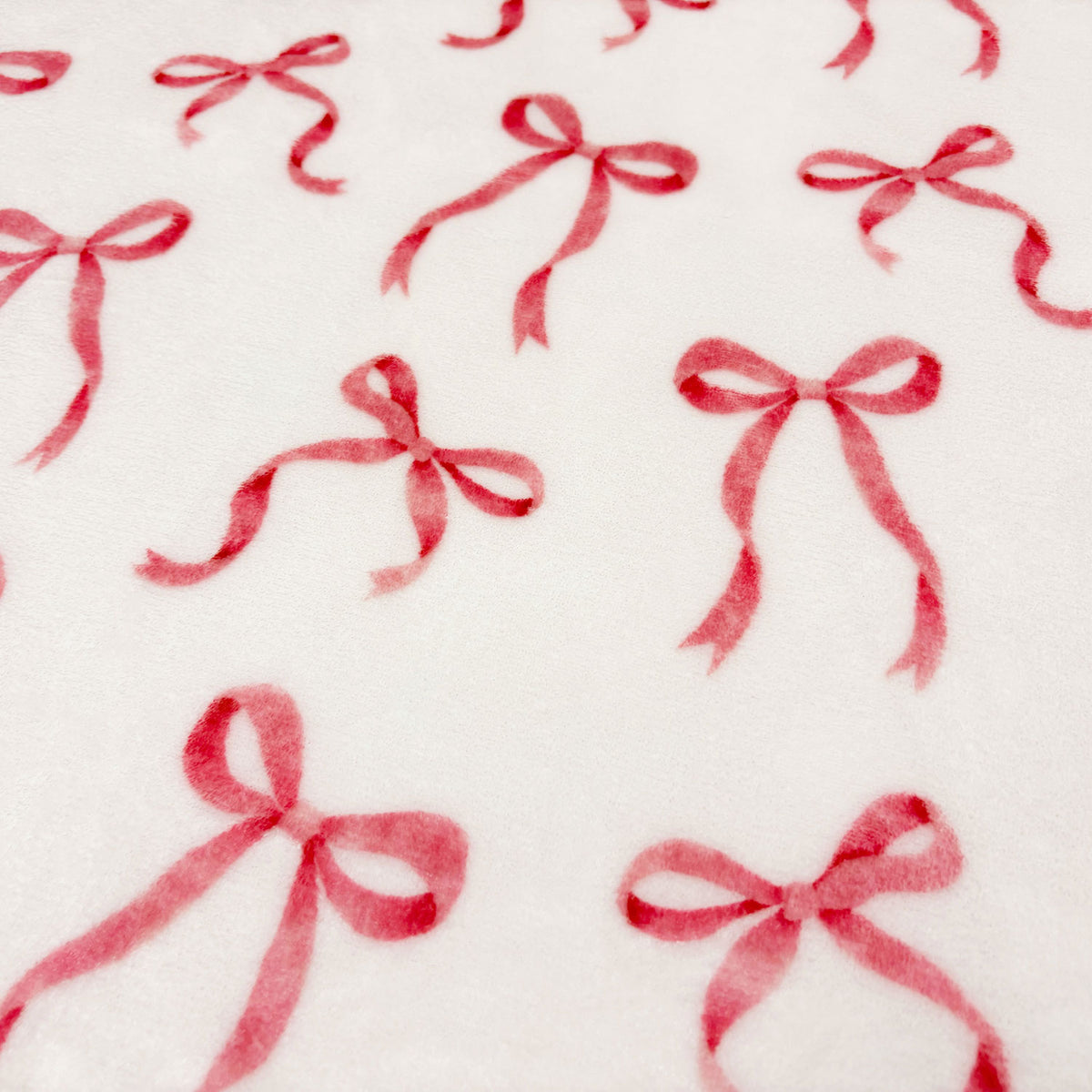 Beautiful Bows Printed Fleece Throw (130cm x 150cm)