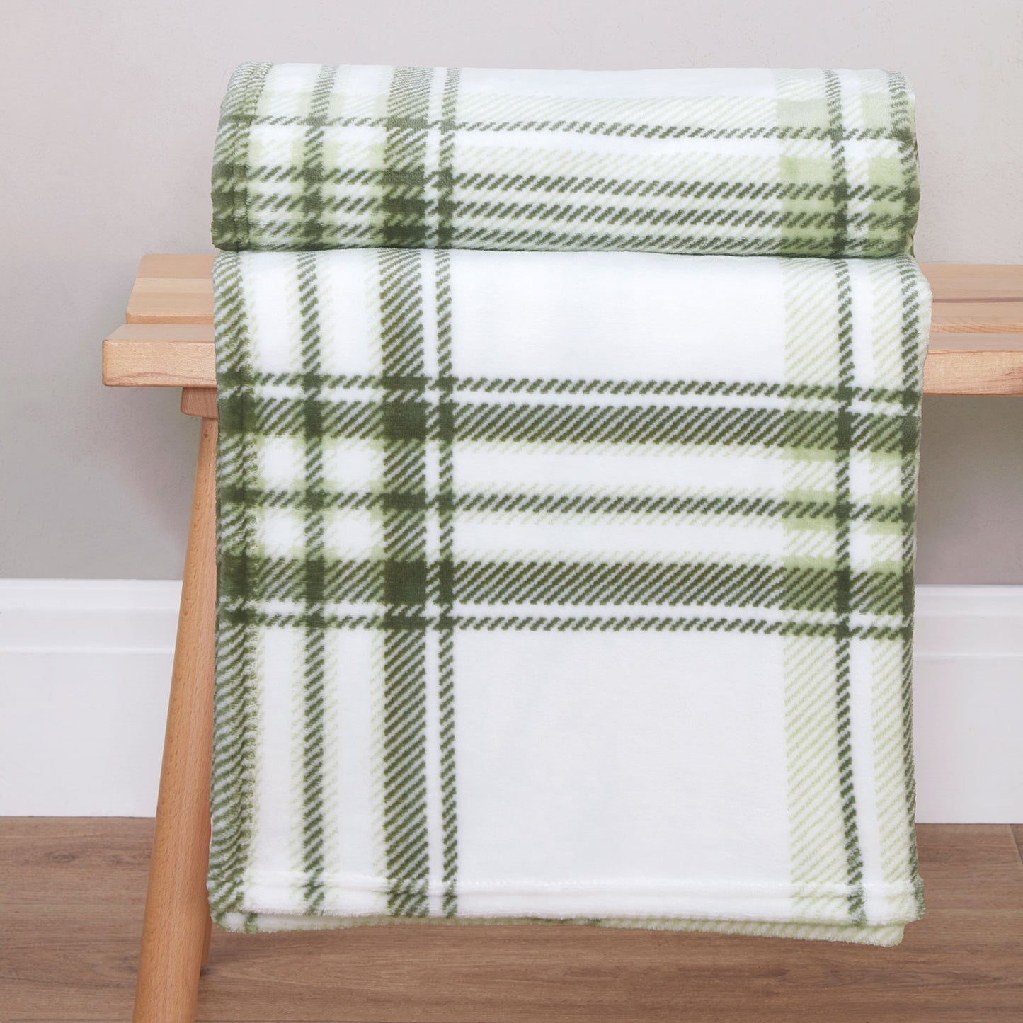Check Soft Green Printed Fleece Throw (130cm x 150cm)