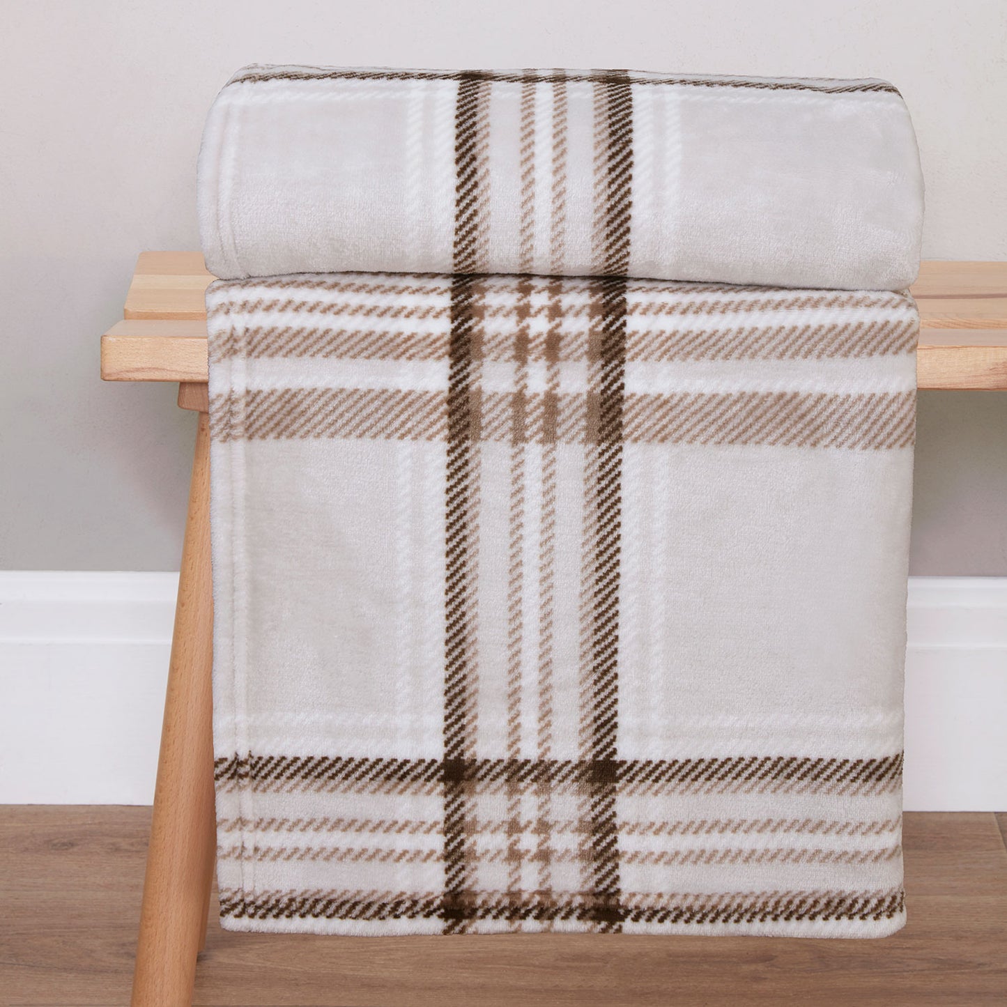 Check Natural Printed Fleece Throw (130cm x 150cm)