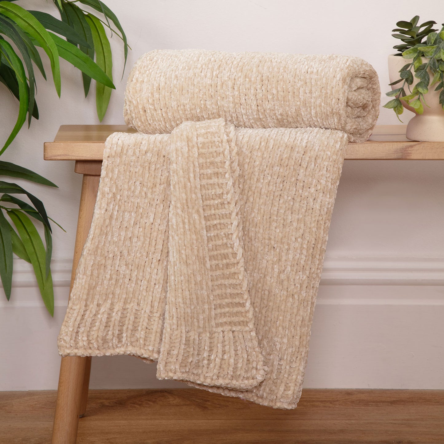 Cotswold Chenille Natural Throw (130cm x 150cm)