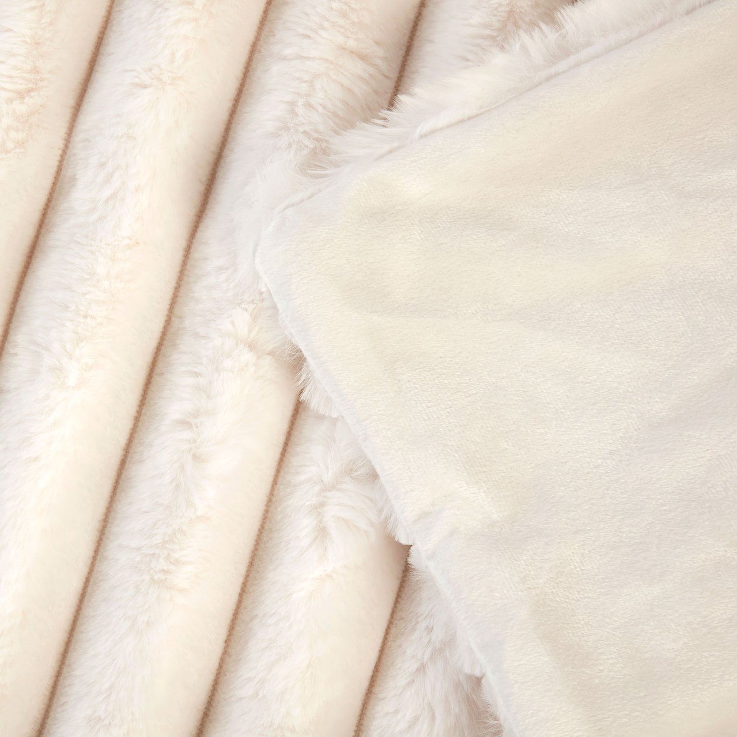 Fairmont Ivory Luxury Faux Fur Throw (130cm x 180cm)