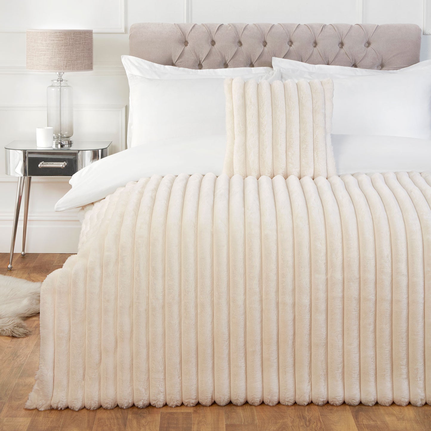 Fairmont Ivory Luxury Faux Fur Throw (130cm x 200cm)