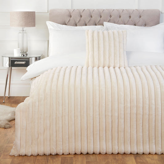 Fairmont Ivory Luxury Faux Fur Throw (130cm x 200cm)